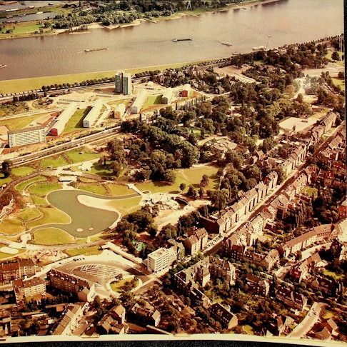 Das Bild zeigt eine Luftaufnahme von dem Areal des Kölner Zoos von 1960.