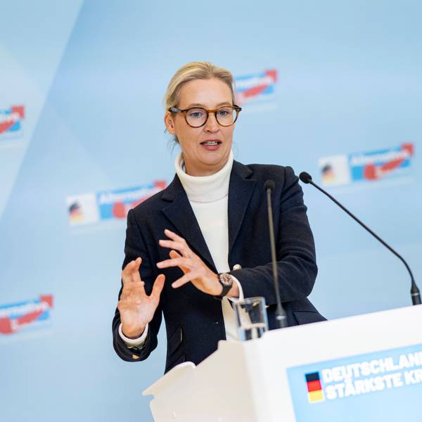 Alice Weidel, Fraktions- und Bundesvorsitzende der AfD, gibt vor der Fraktionssitzung ein Statement.