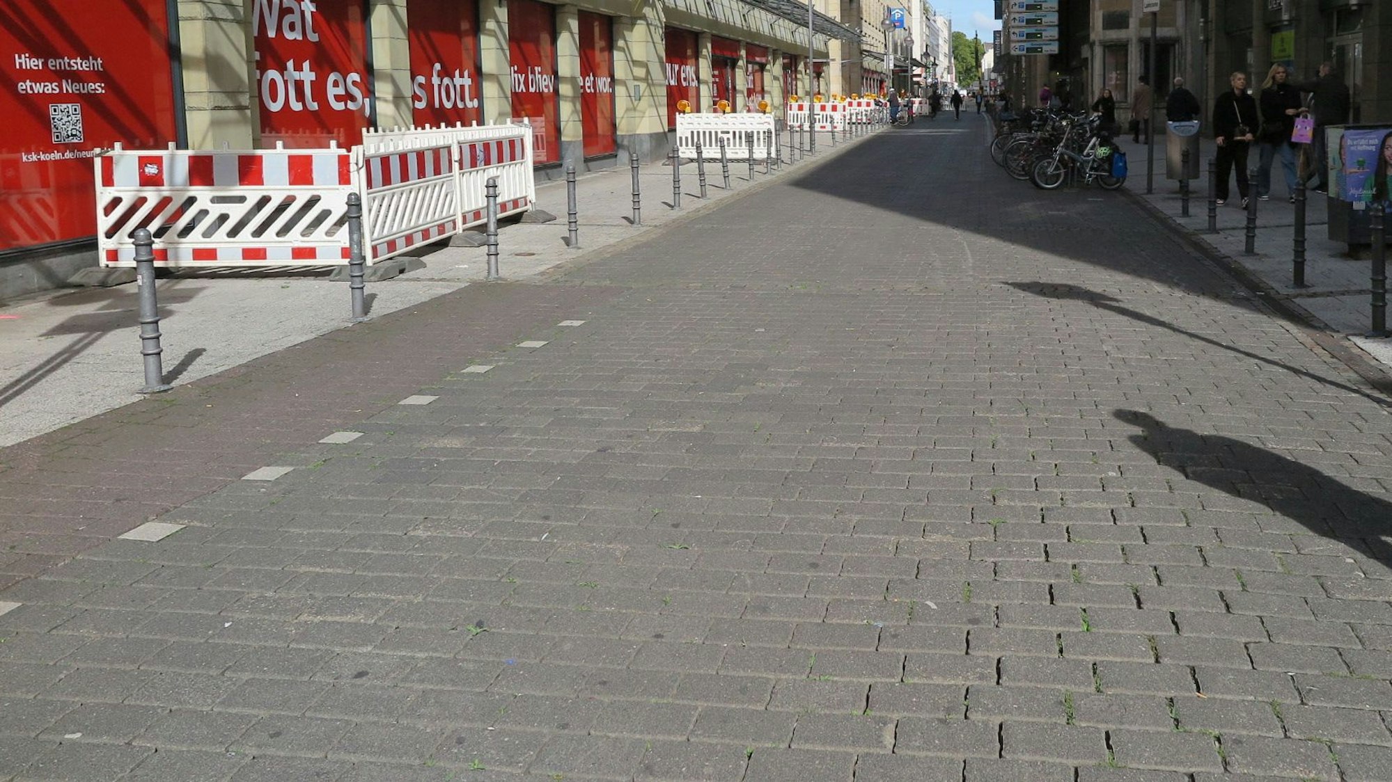 Das Bild zeigt die Richmodstraße.