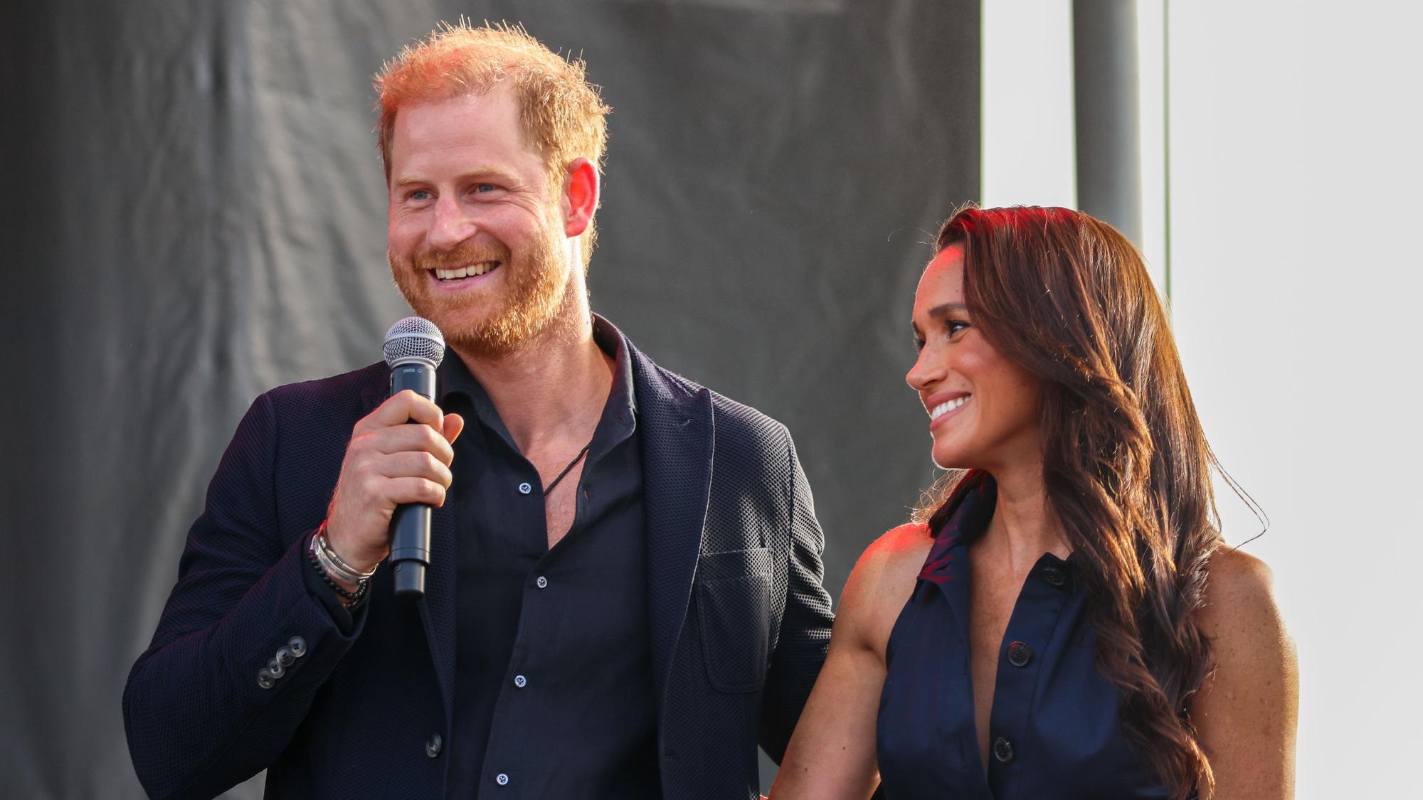 Prinz Harry und Herzogin Meghan, Seite an Seite.