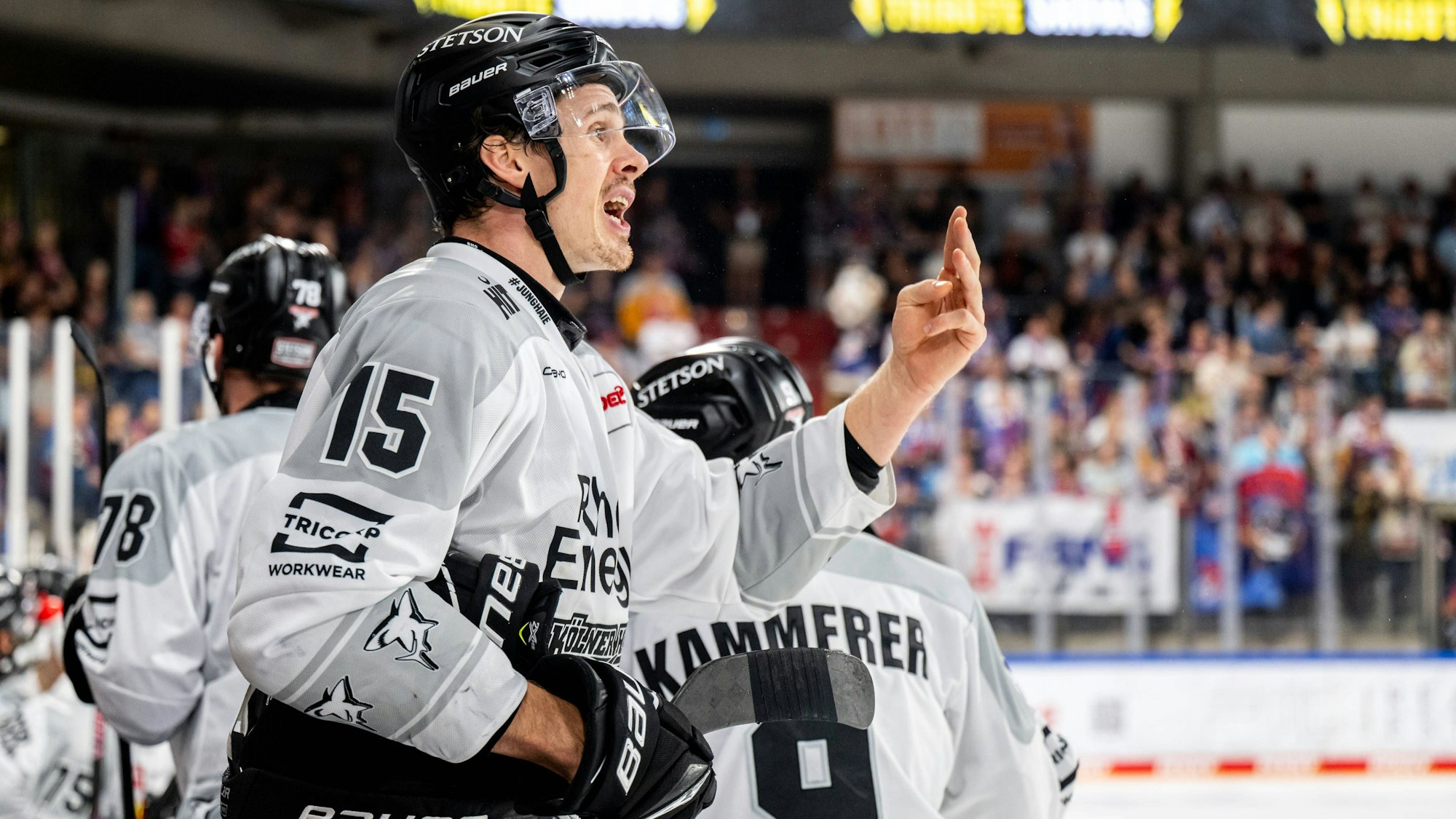 Traf in Nürnberg: Haie-Stürmer Louis-Marc Aubry