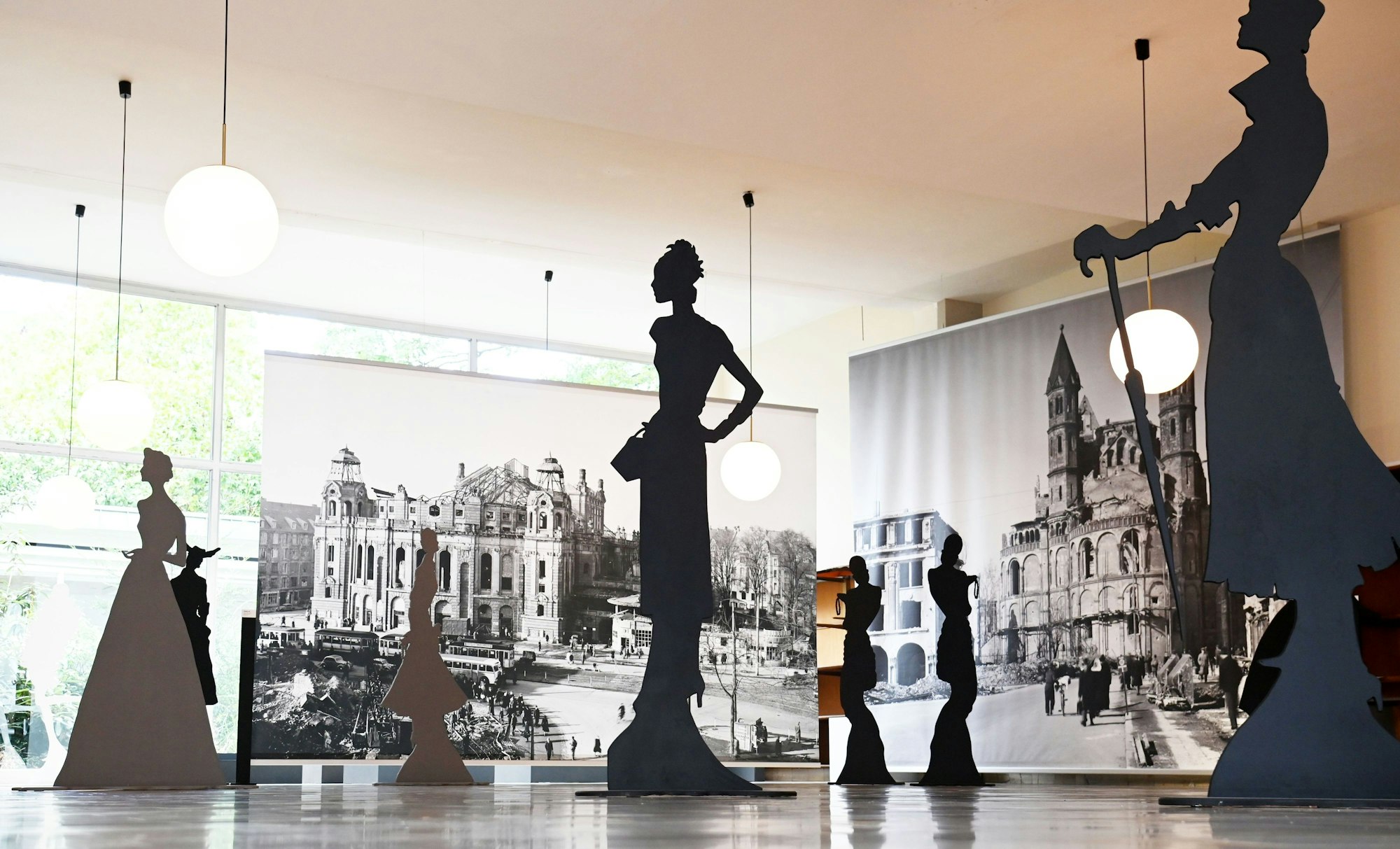 Ausstellung im ehemaligen Stoff-Pavillon Moeller