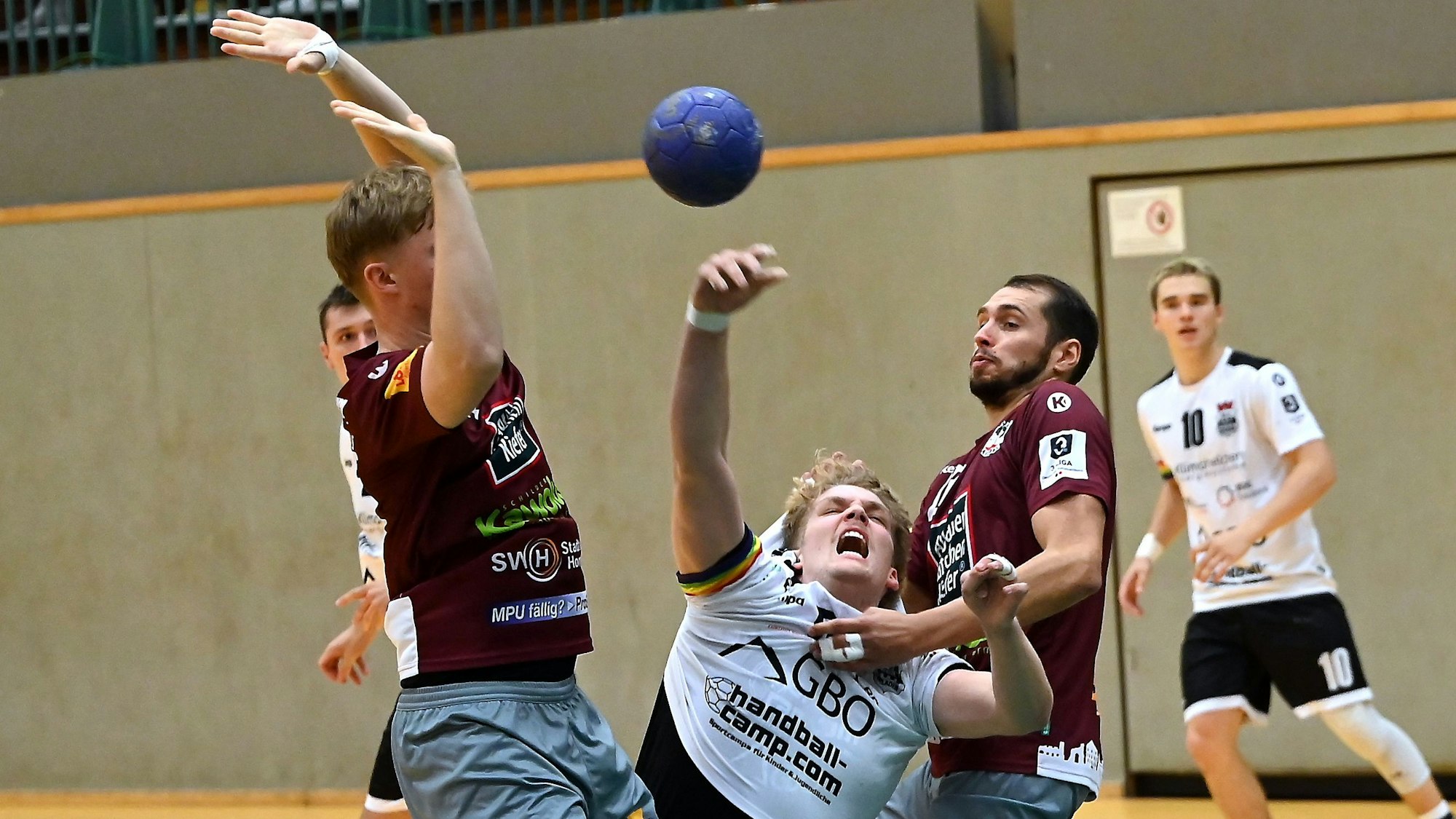 20.09.2025, Handball-Tus Opladen-TV Homburg
mitte: Lucius Hess (Opladen)
Foto: Uli Herhaus