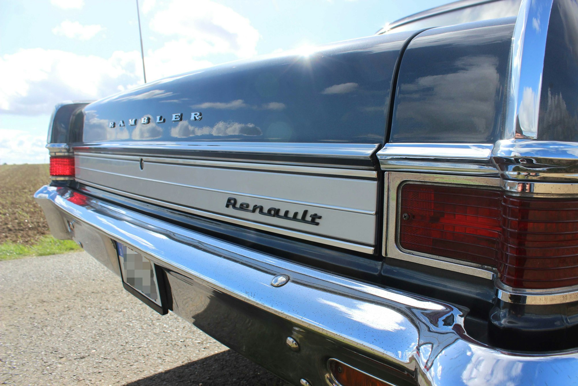 Der US-amerikanische Hersteller AMC produzierte den Rambler hunderttausendfach, die baugleiche Variante von Renault lief nur rund 3000 Mal vom Band.