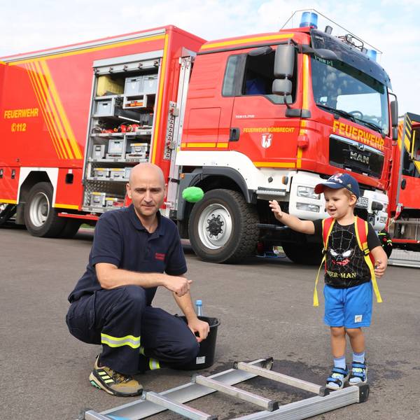 Die Feuerwehr begrüßte viele große und kleine Gäste bei ihrer Jubiläumsfeier in Nümbrecht.