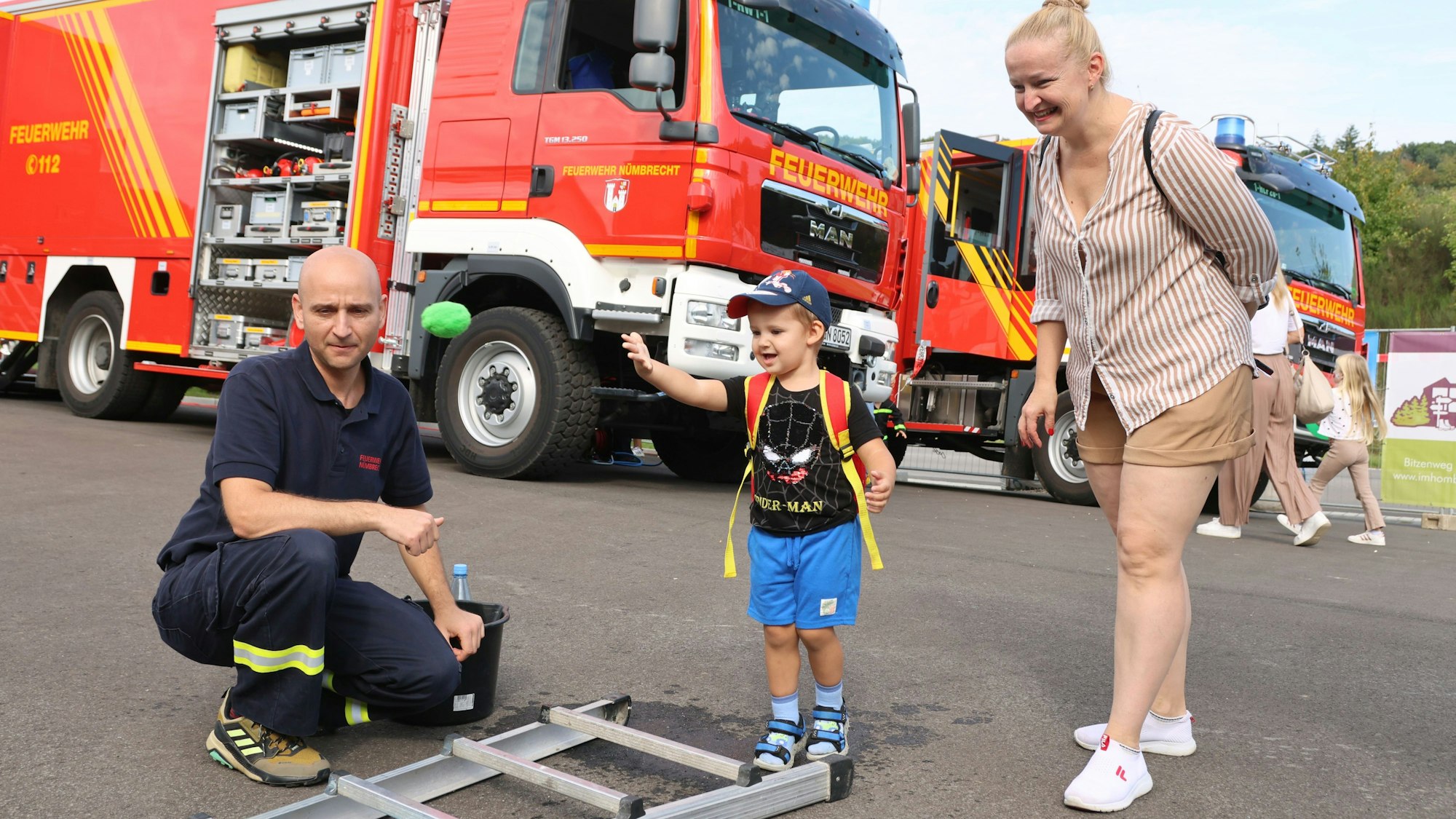 Die Feuerwehr begrüßte viele große und kleine Gäste bei ihrer Jubiläumsfeier in Nümbrecht.