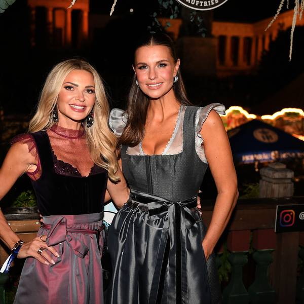 TV-Moderatorin Laura Wontorra schaute mit Designerin Kinga Mathe (l.) auf dem Oktoberfest vorbei.