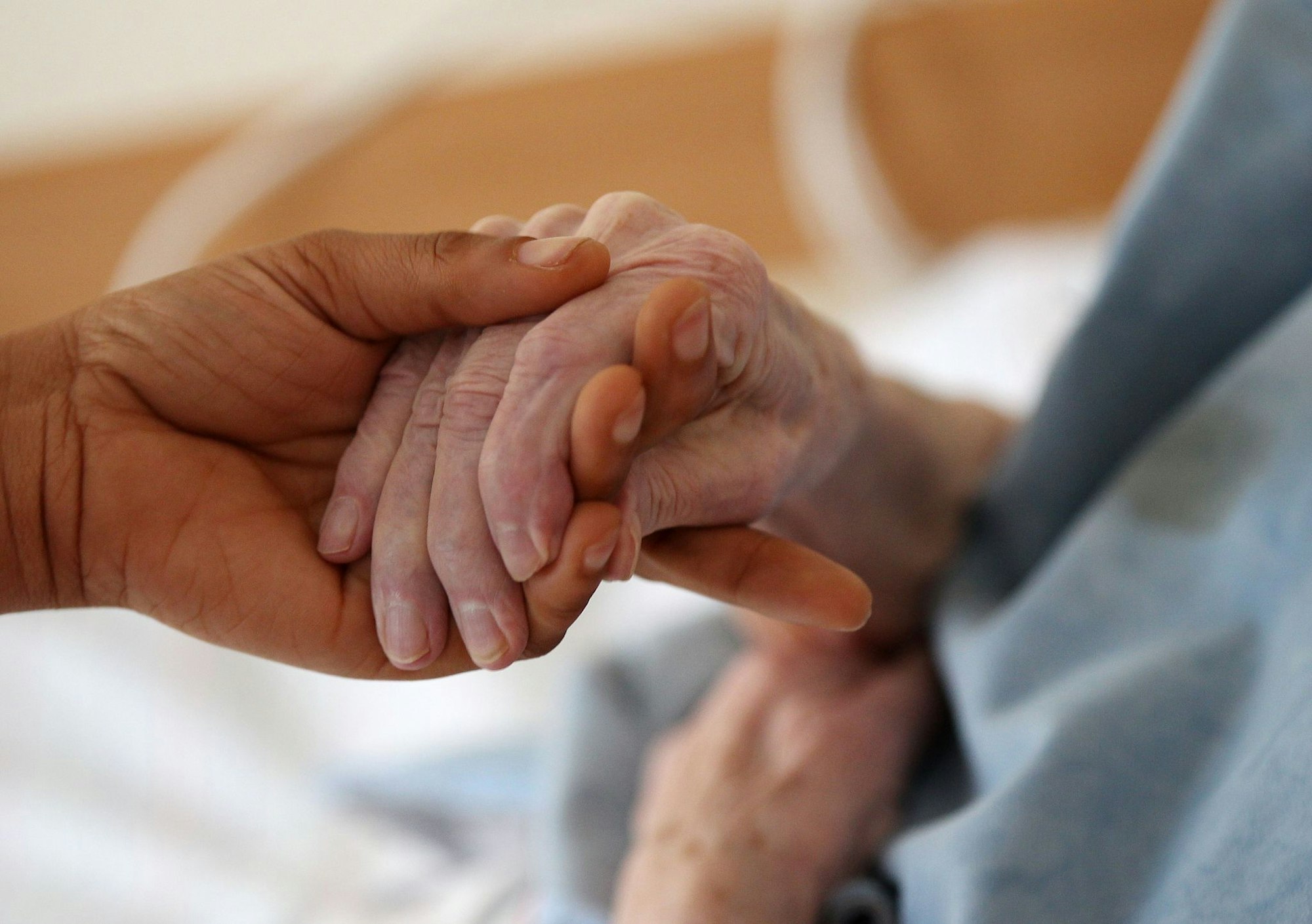 In einer alternden Gesellschaft werden Pflegefachpersonen immer wichtiger