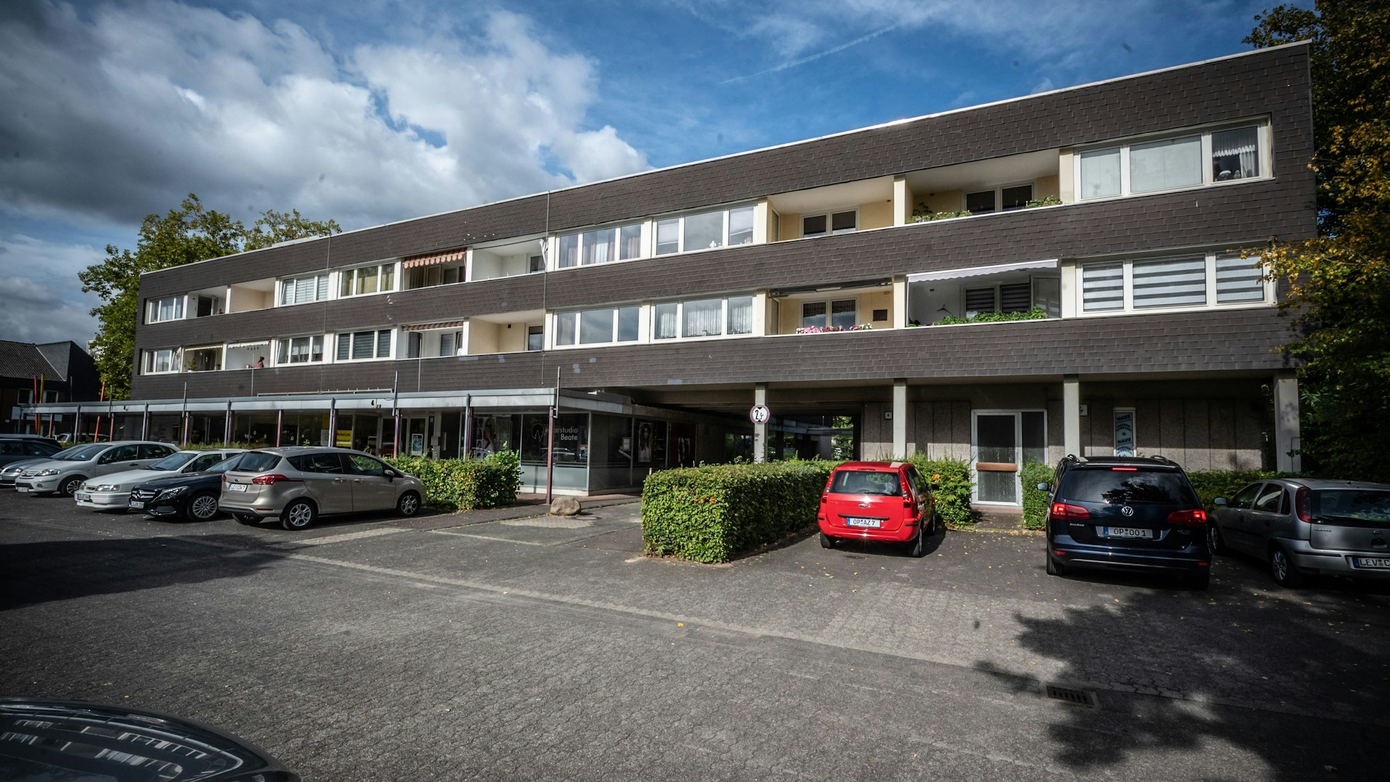 Ehemalige Sparkasse mit Media-Café am Königsberger Platz . Bild: Ralf Krieger