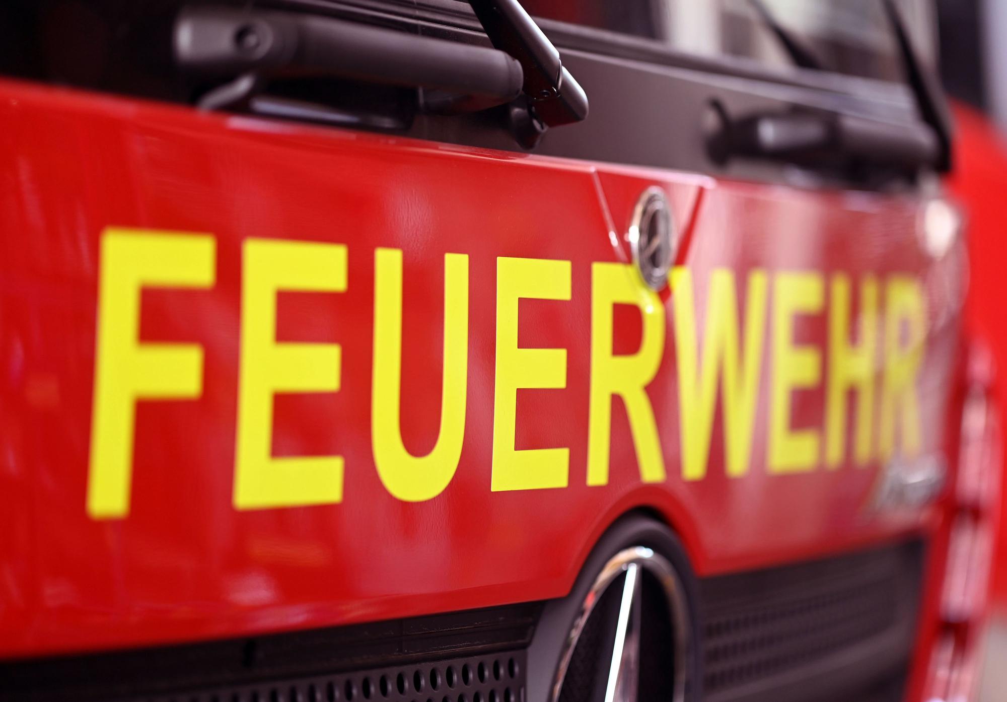 Das Bild zeigt einen Feuerwehrwagen.