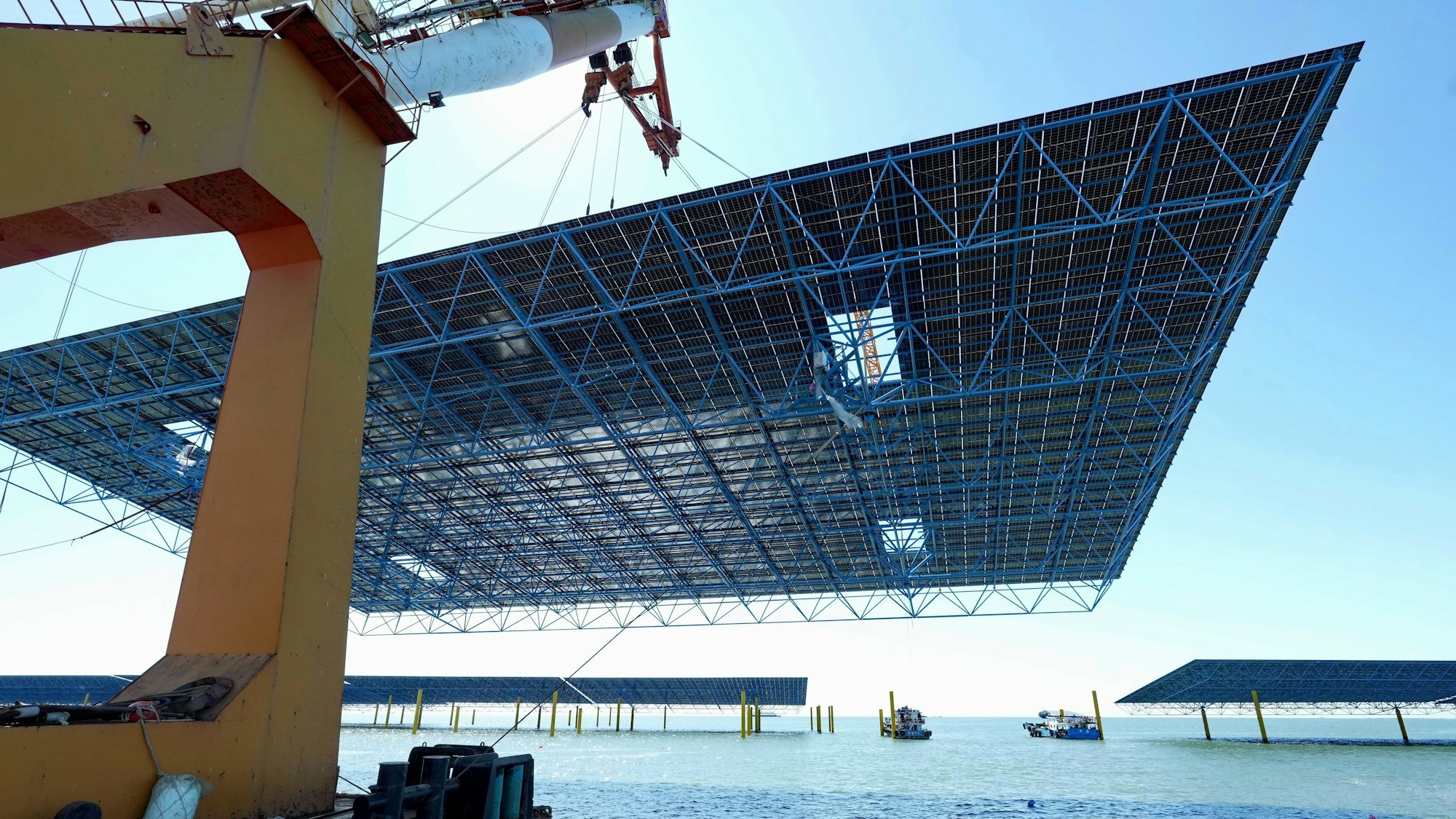 Die Baustelle eines Offshore-Photovoltaik-Kraftwerks im Kreis Changli in der nordchinesischen Provinz Hebei. (Archivbild)