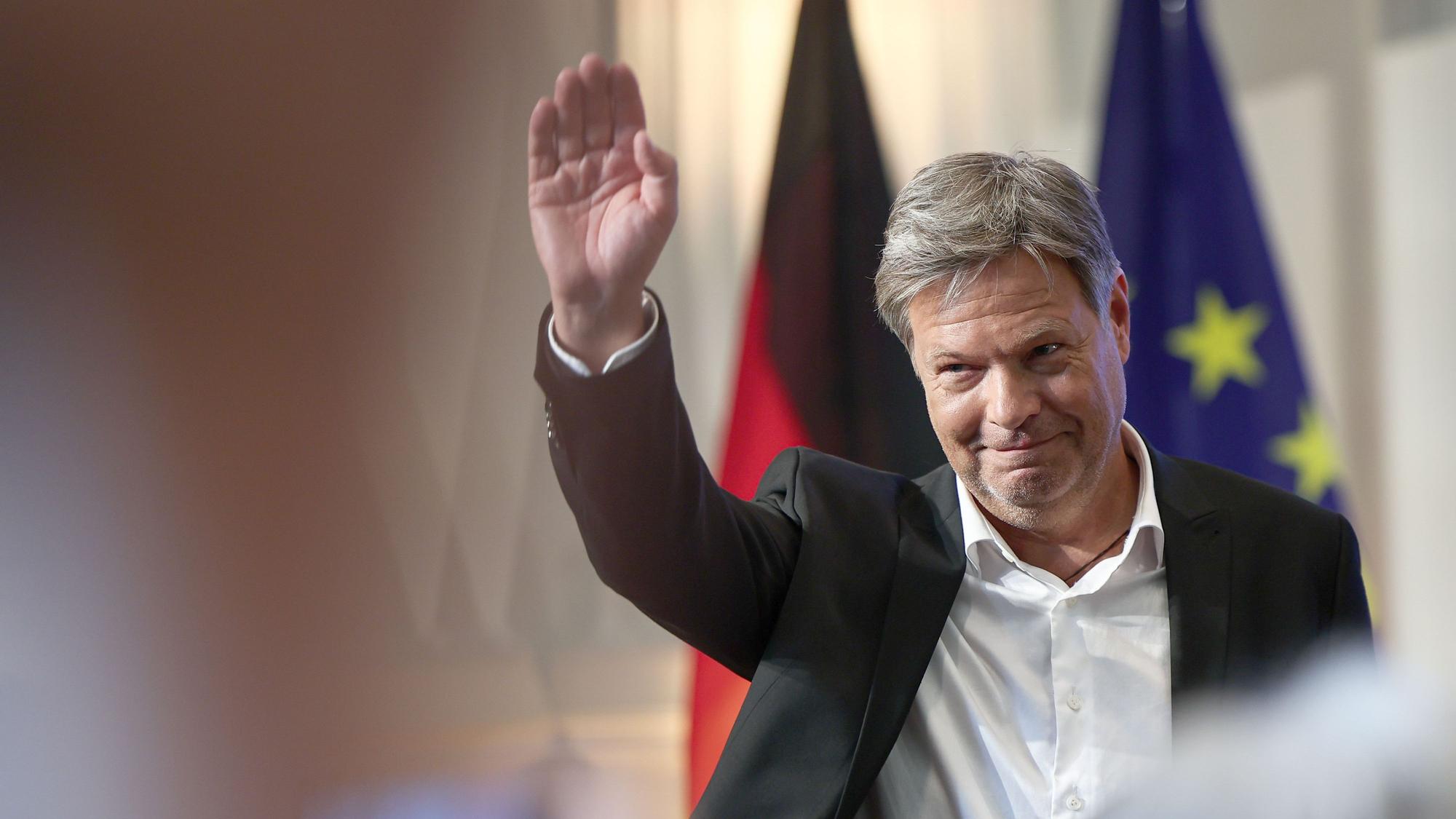 Robert Habeck (Bündnis 90/Die Grünen) kommt zur Unterstützung seiner Parteikollegin nach Köln. (Archivbild)