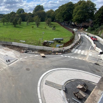 Zu sehen ist der neue Kreisverkehr.