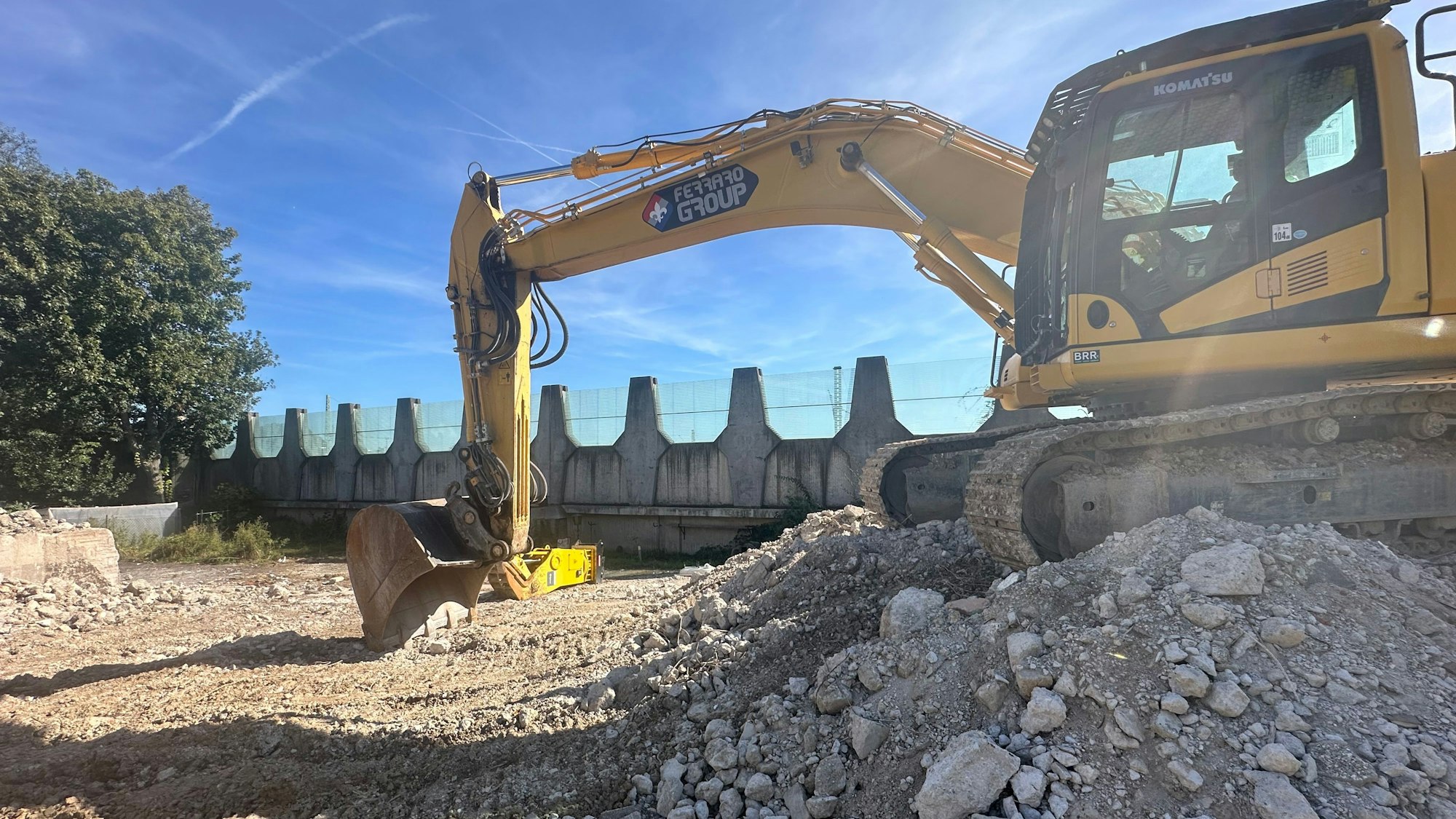 Zum Ausbau der A 59 wurden Wohnhäuser abgerissen, das könnte nun zu früh passiert sein.