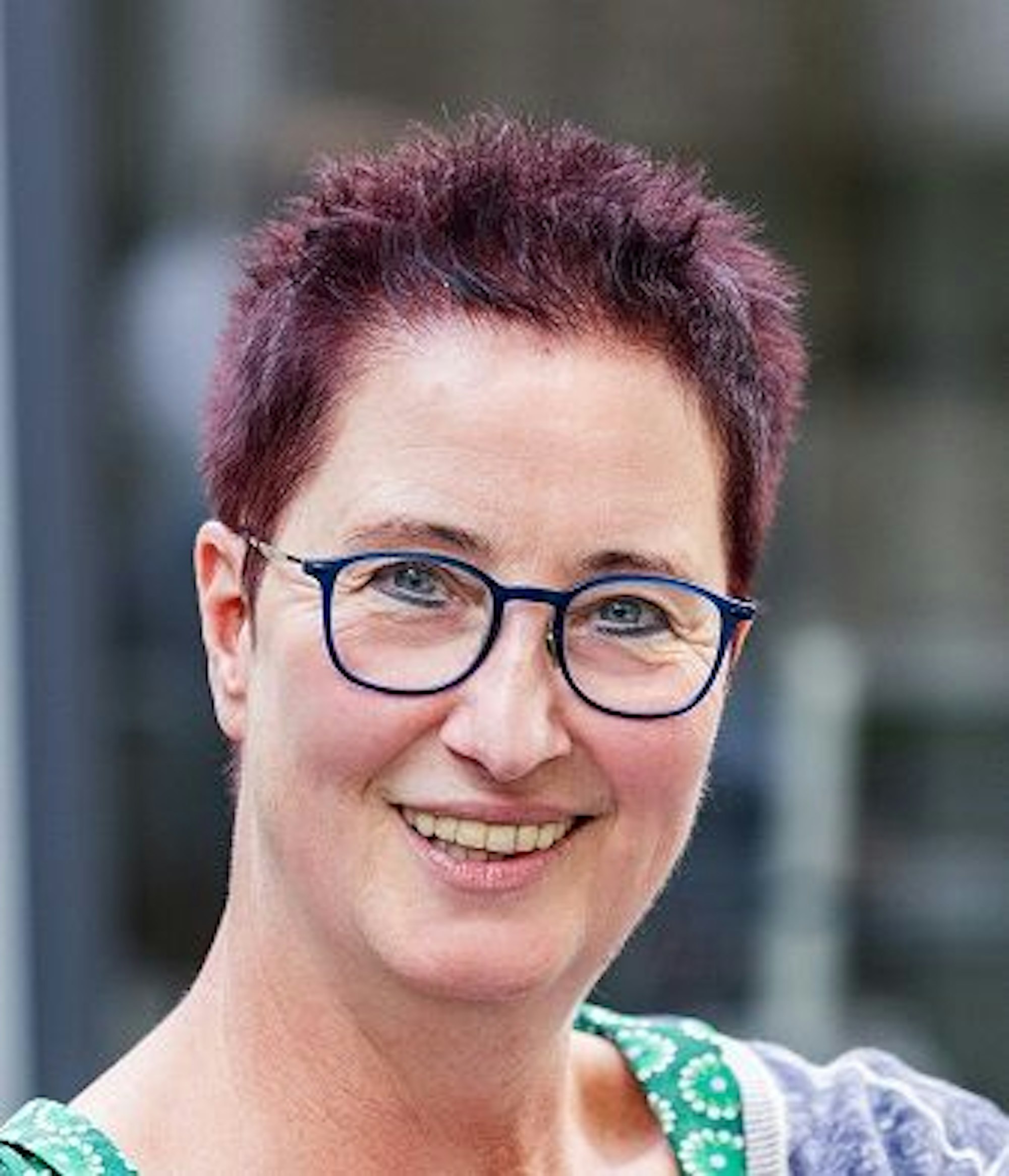 Christiane Stermann ist Mitarbeiterin beim linksrheinischen Gewaltschutzzentrum Sozialdienst katholischer Frauen e. V. und begleitet Betroffene von häuslicher Gewalt.