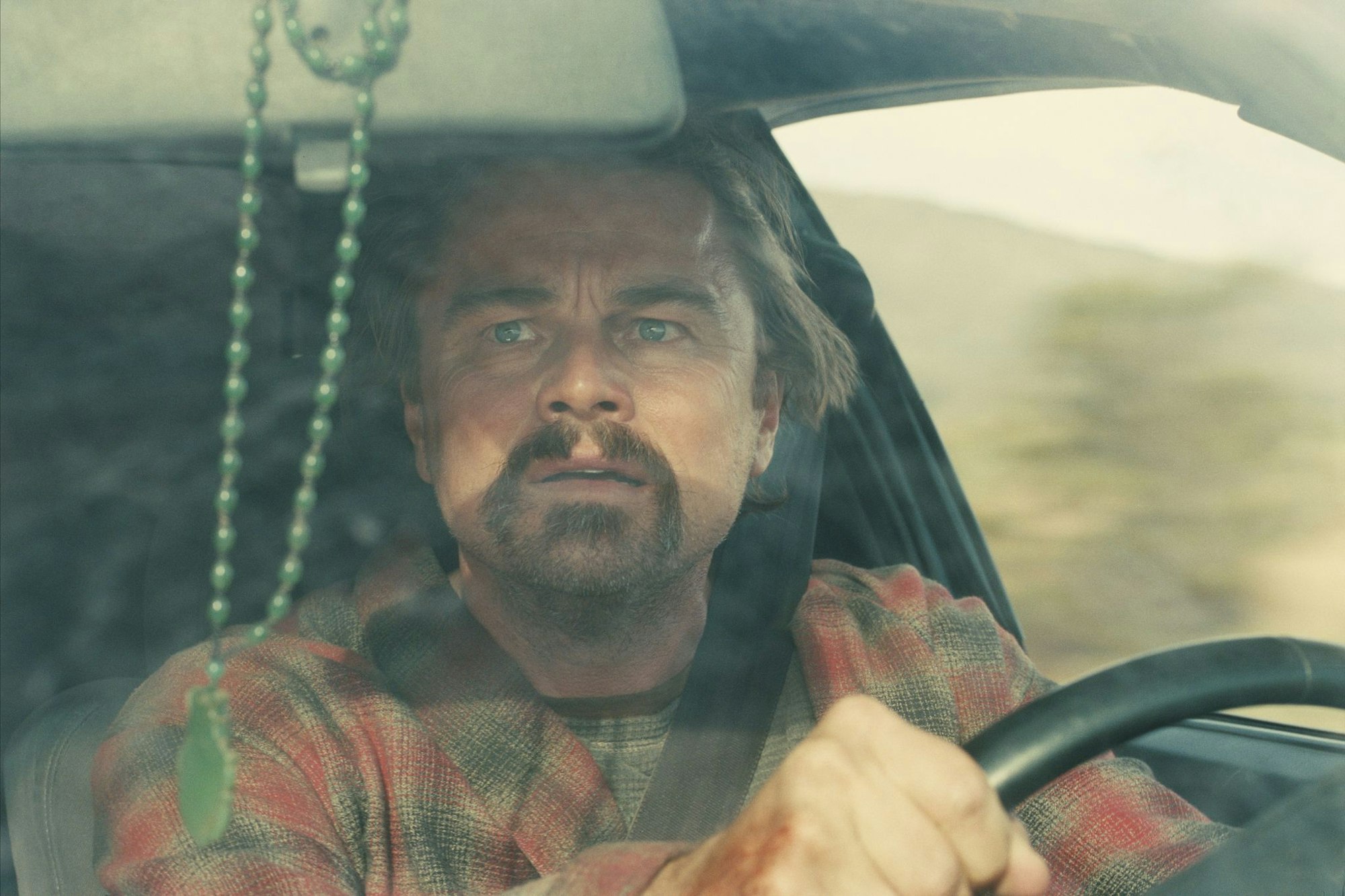Leonardo diCaprio spielt in «One Battle After Another» einen abgehalfterten Revolutionär. (Handout)