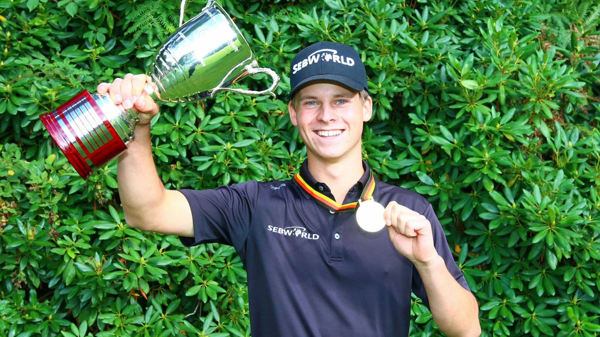 Goldtalent Tim Brohl aus Siegburg nach dem Gewinn der Deutschen Meisterschaft in der Altersklasse 18.