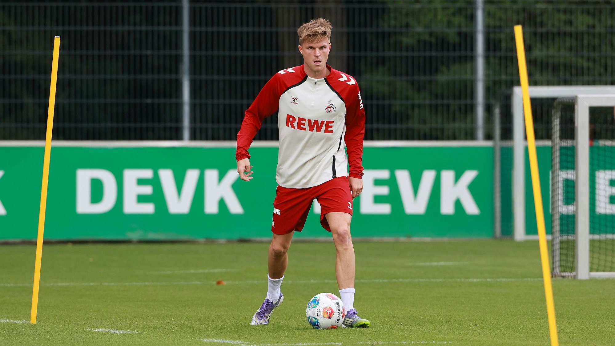 Marius Bülter (1. FC Köln) könnte für das Spiel gegen den VfB Stuttgart wieder eine Option sein. Der Stürmer ist aber nach wie vor angeschlagen. (Archivbild)