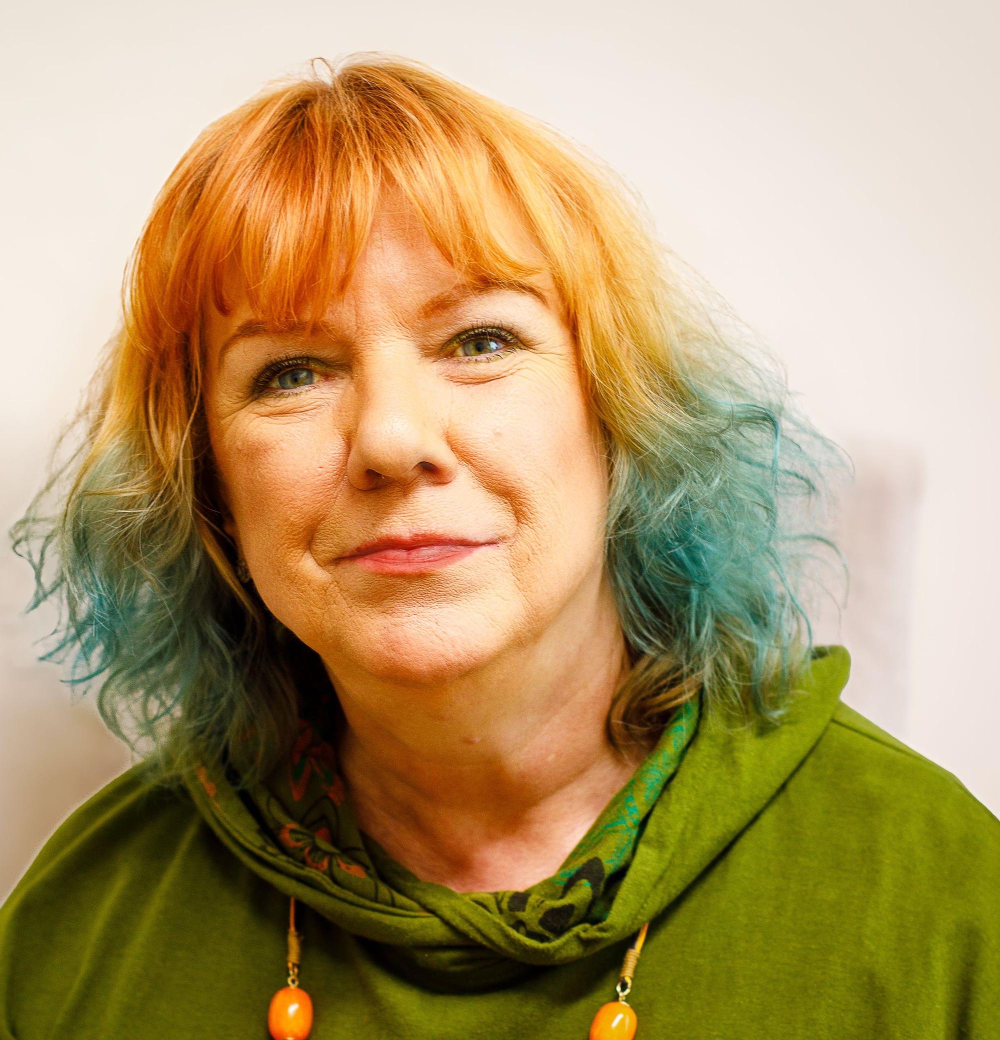 Martina Kiarie blickt in die Kamera.