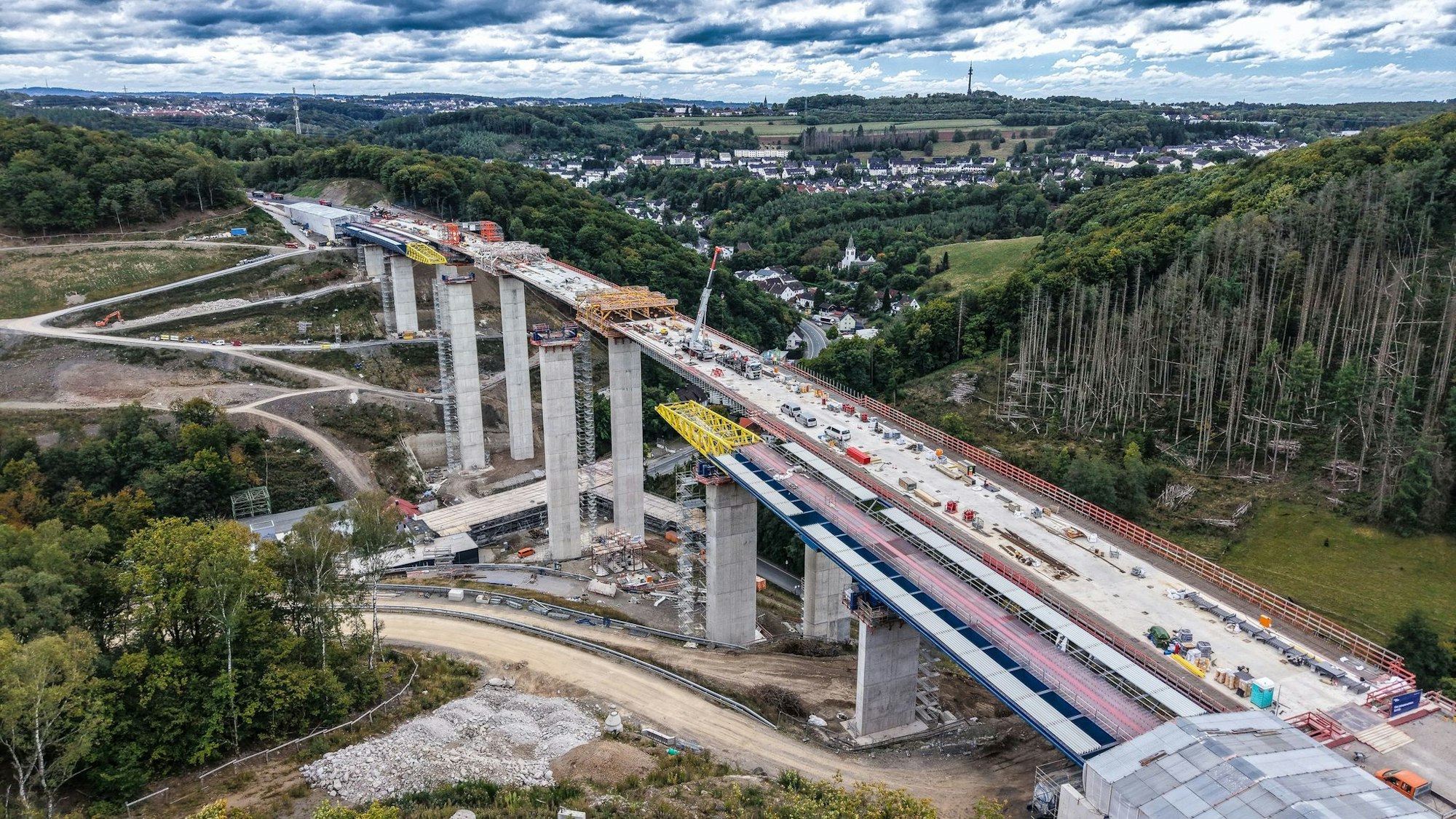 Der Neubau der Brücke schreitet weiter voran.