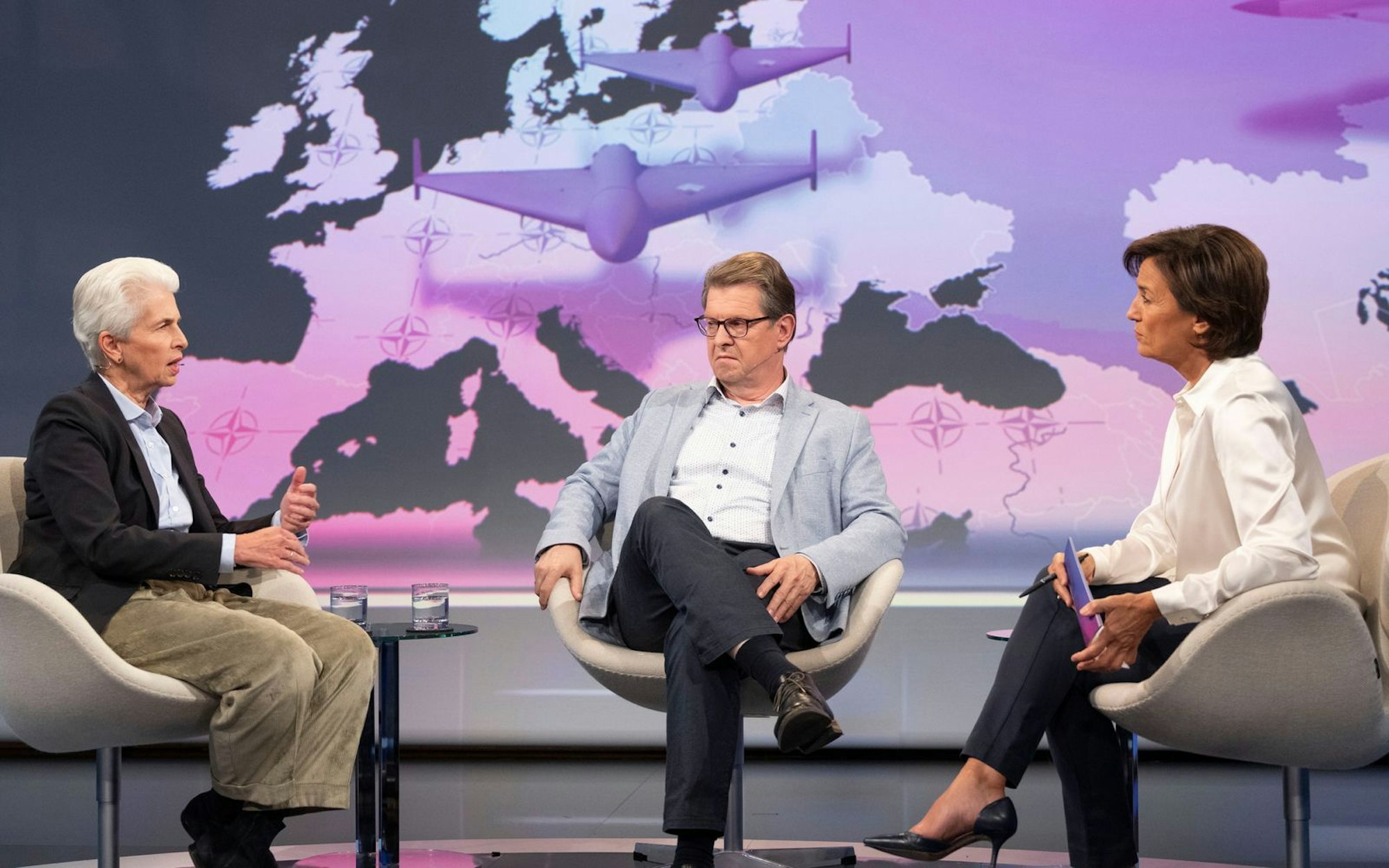 Ralf Stegner und Marie-Agnes Strack-Zimmermann waren am Mittwochabend zu Gast bei „maischberger“. (Bild: WDR/ Melanie Grande)