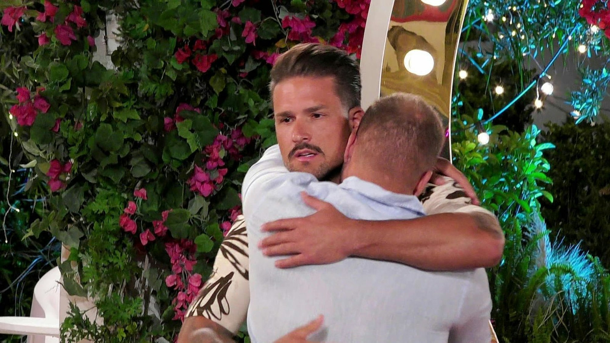 Ciao, Marco, ciao: Ohne Partnerin muss er „Love Island VIP“ verlassen. (Bild: RTLZWEI)