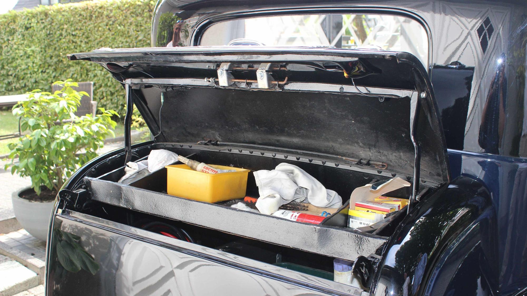 Der Kofferraum des Citroën Rosalie.