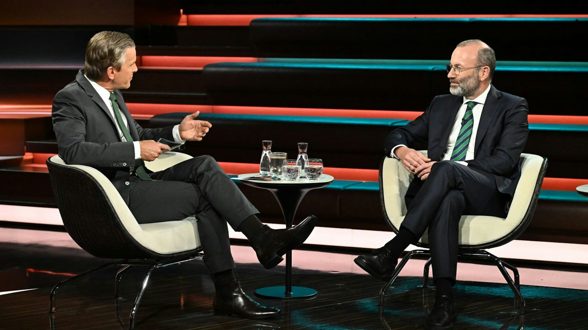 In der Debatte mit Markus Lanz geriet Manfred Weber in Erklärungsnot, als es um die vielen Richtlinienvorschläge der EU-Kommission ging.