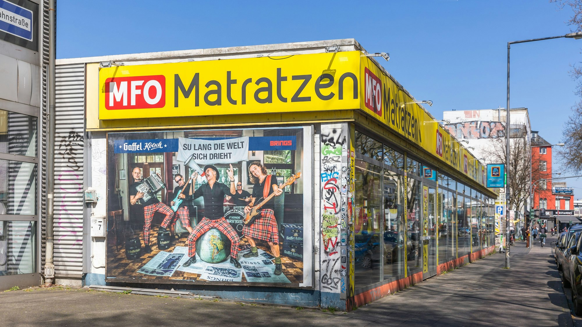 Das Ladengeschäft von MFO Matratzen am Ehrenfeldgürtel in Köln.