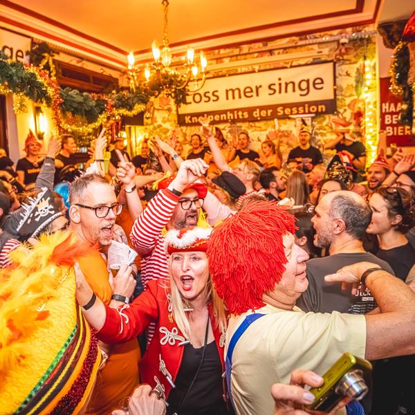 Jecke feiern im Lapidarium