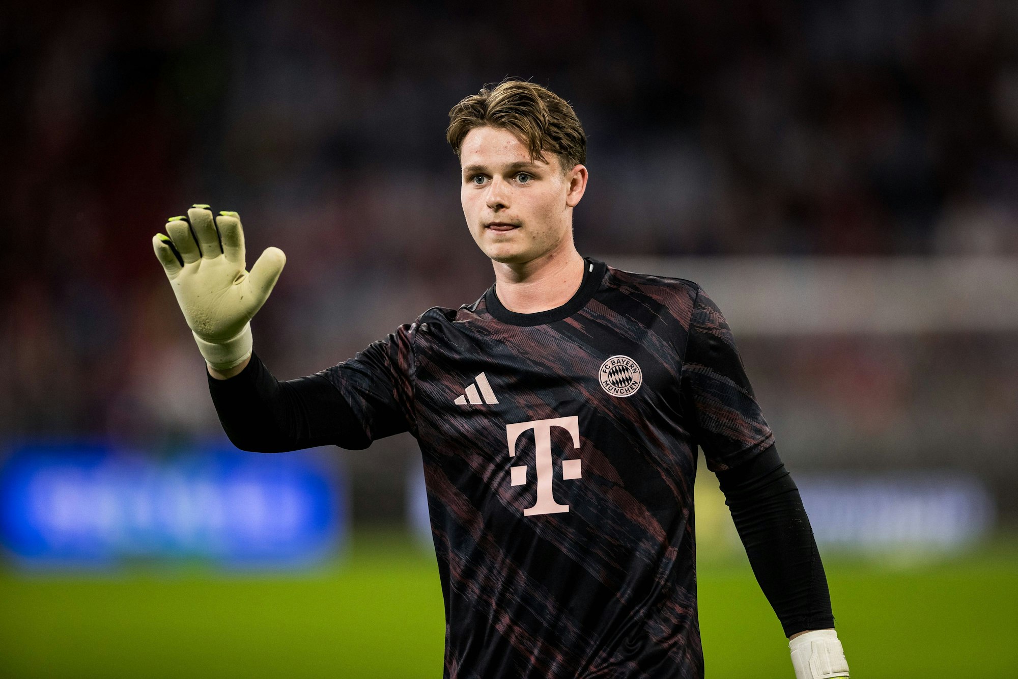 UEFA Champions League, FC Bayern München - FC Chelsea 17.09.2025 Jonas Urbig FC Bayern München, 40 im Warm Up UEFA Champions League, FC Bayern München - FC Chelsea München, Allianz Arena am 17.09.2025 *** UEFA Champions League, FC Bayern München FC Chelsea 17 09 2025 Jonas Urbig FC Bayern München, 40 in the warm-up UEFA Champions League, FC Bayern München FC Chelsea München, Allianz Arena on 17 09 2025 Copyright: xBEAUTIFULxSPORTS/Wunderlx