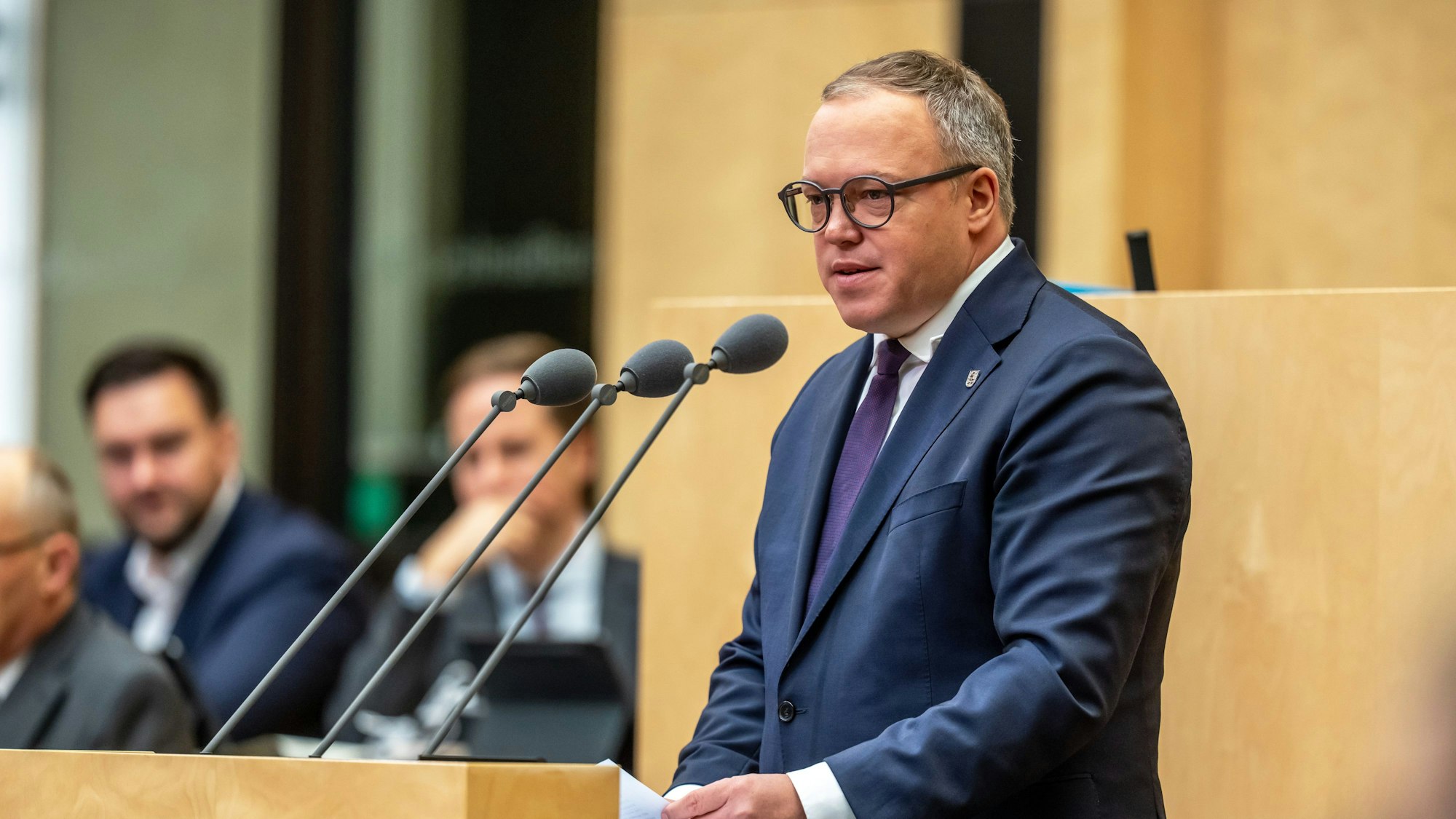 Mario Voigt (CDU), Ministerpräsident von Thüringen, spricht im Bundesrat.