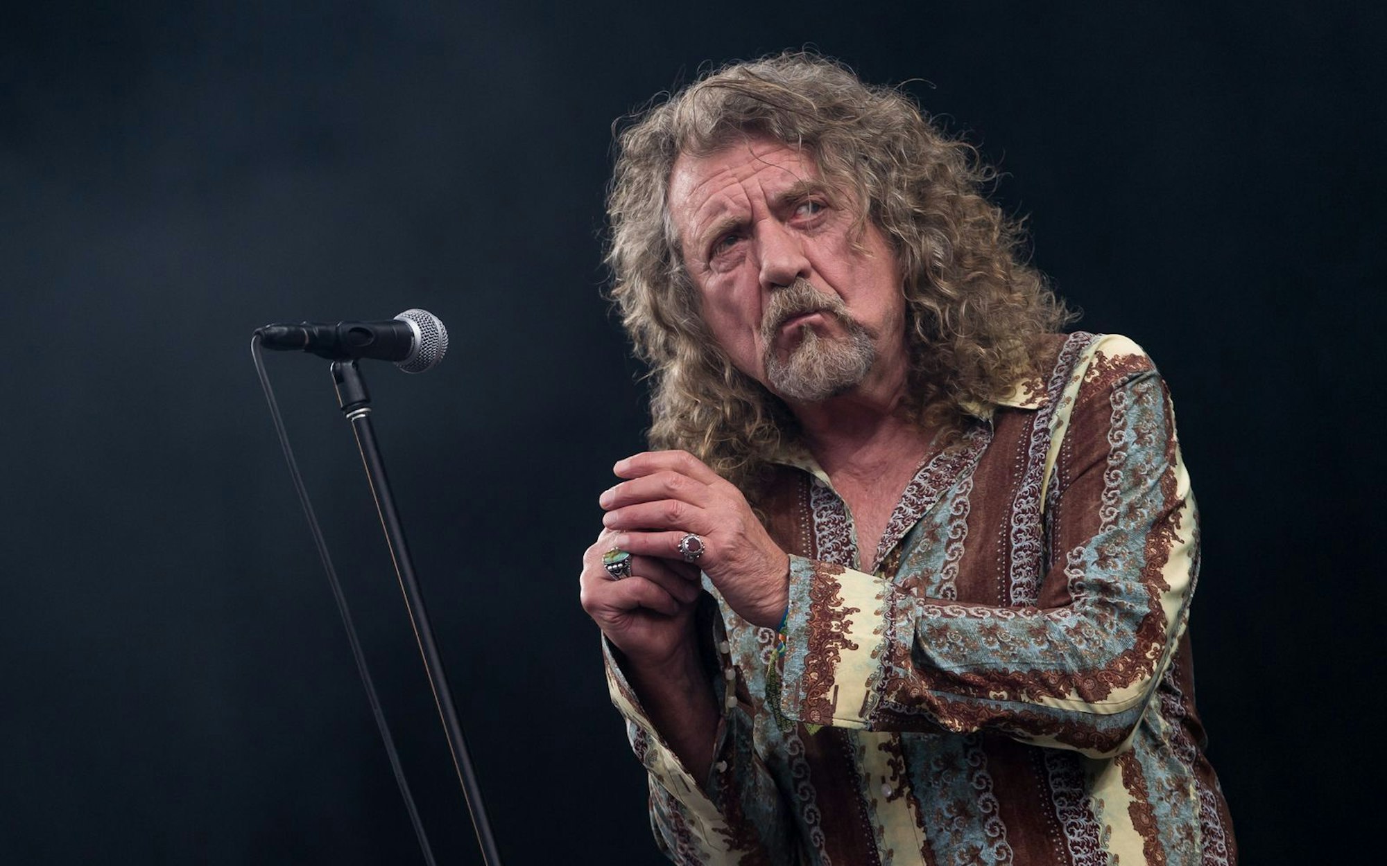 Led-Zeppelin-Ikone Robert Plant, einer der größten Rocksänger aller Zeiten, zelebriert mit „Saving Grace“ seine Liebe zu altem Folk- und Americana-Liedgut. (Bild: Getty Images/Ian Gavan)