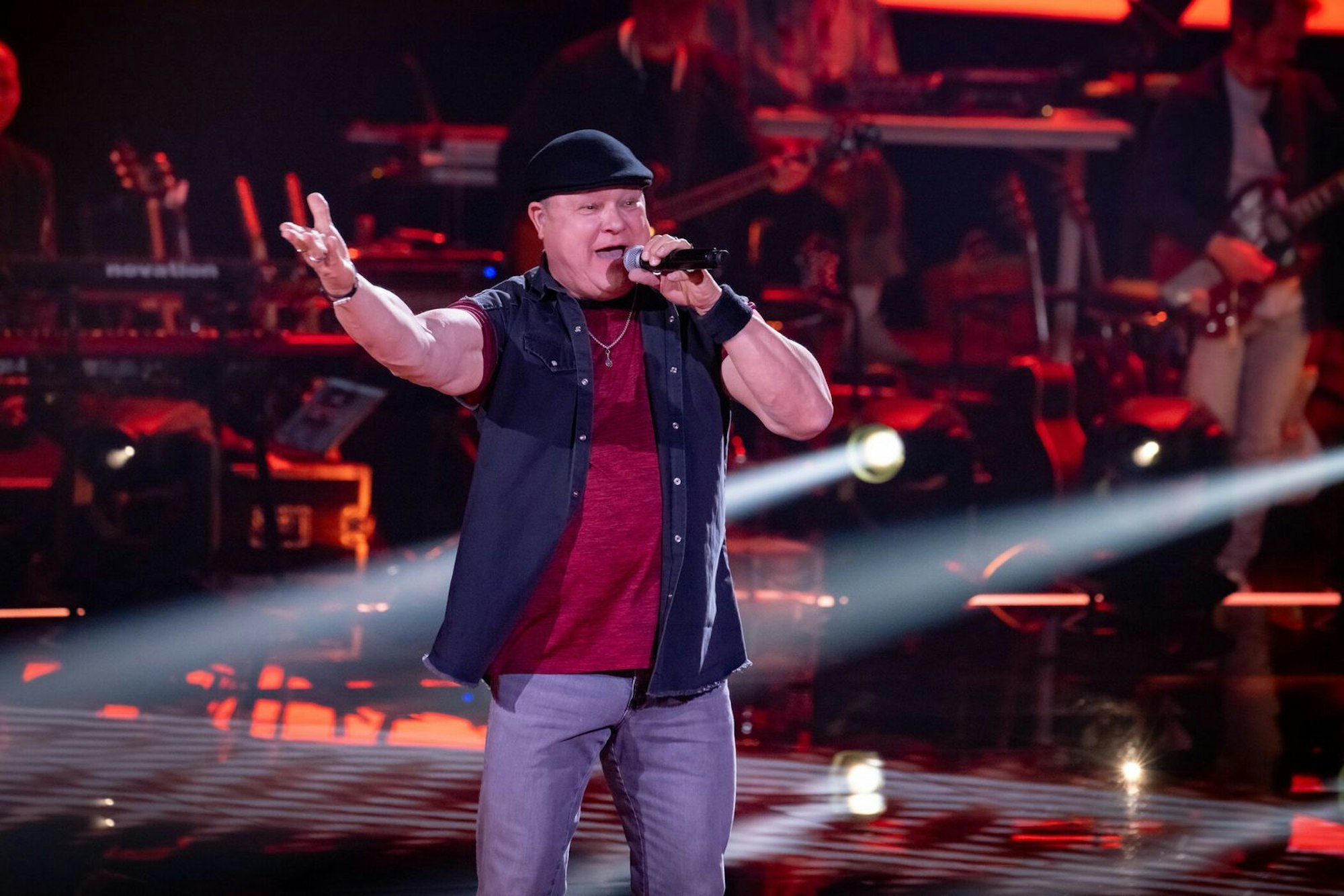 Allstar Keule war 2019 im Team Rea in den Singoffs. Shirin David kämpft um Keule: „Man denkt erst mal, die Barbie und die Keule, wie passt das zusammen?“ Gar nicht. Er geht zu Rea Garvey. (Bild: Joyn/ Claudius Pflug)