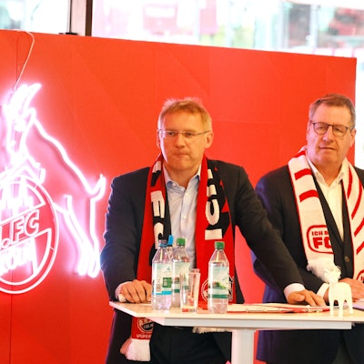1. FC Köln, 12. Mann im Rheinenergiestadion, Mitgliederstammtisch, von links: Eckhard Sauren, Werner Wolf (1. FC Köln), 17.06.2025, Bild: Herbert Bucco