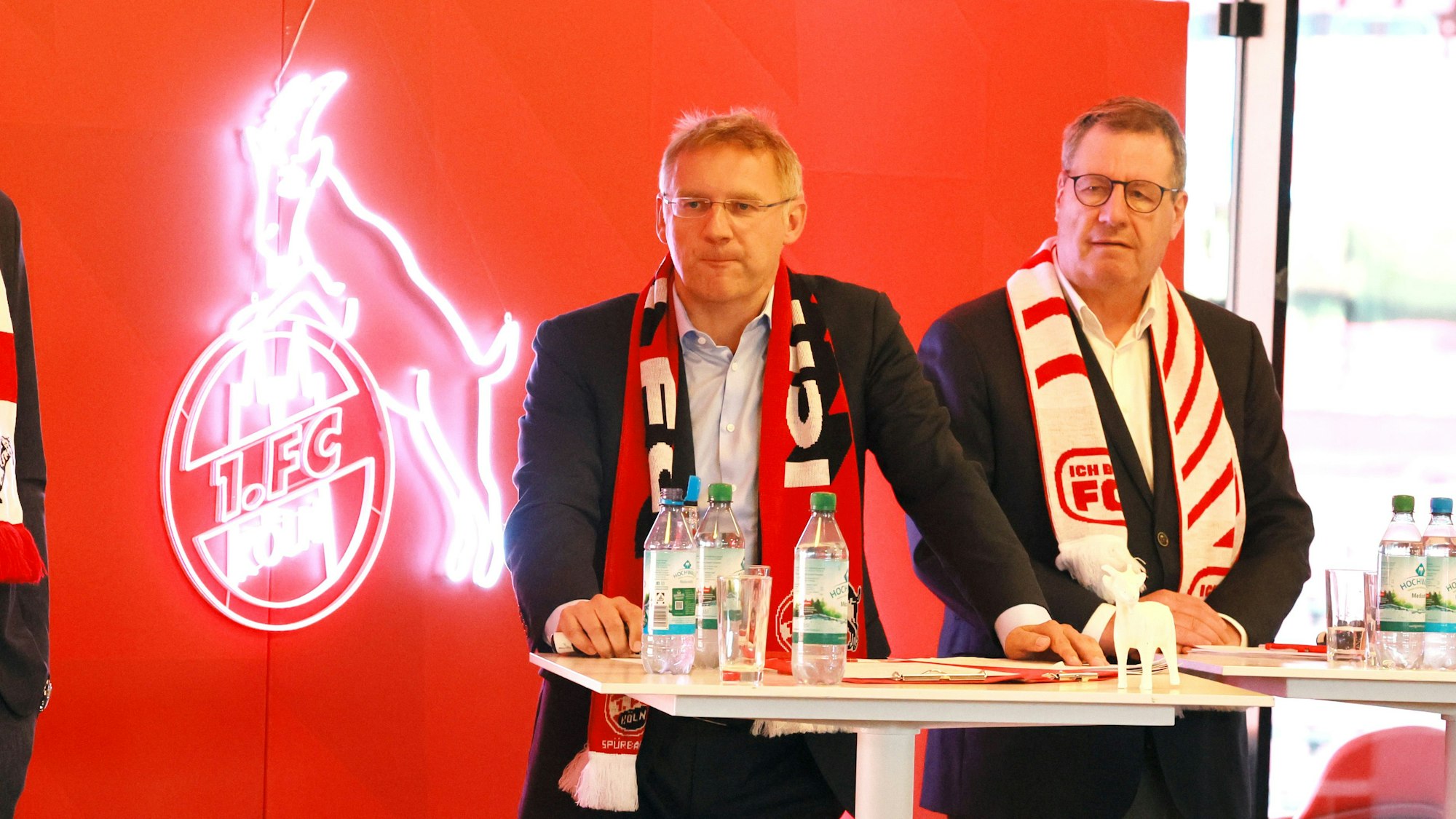 1. FC Köln, 12. Mann im Rheinenergiestadion, Mitgliederstammtisch, von links: Eckhard Sauren, Werner Wolf (1. FC Köln), 17.06.2025, Bild: Herbert Bucco