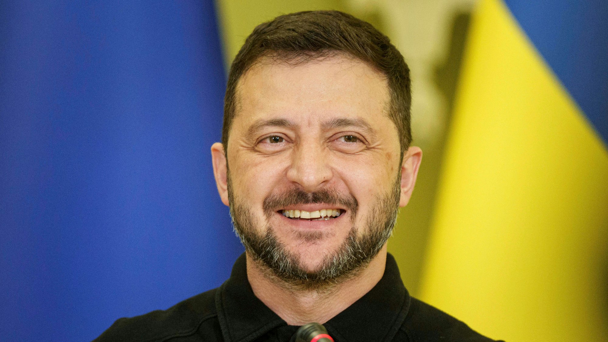 Wolodymyr Selenskyj während einer Pressekonferenz. Der ukrainische Präsident hat mit Angriffen auf den Kreml in Moskau gedroht. (Archivbild)