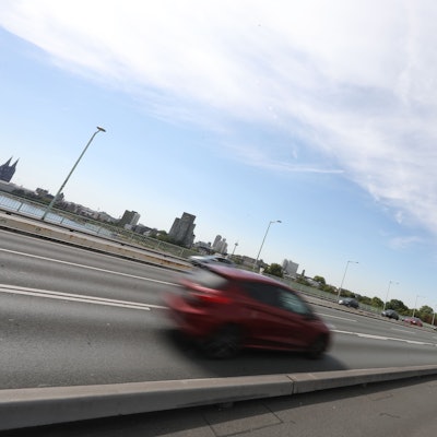 Auf der Zoobrücke gilt Tempo 50.