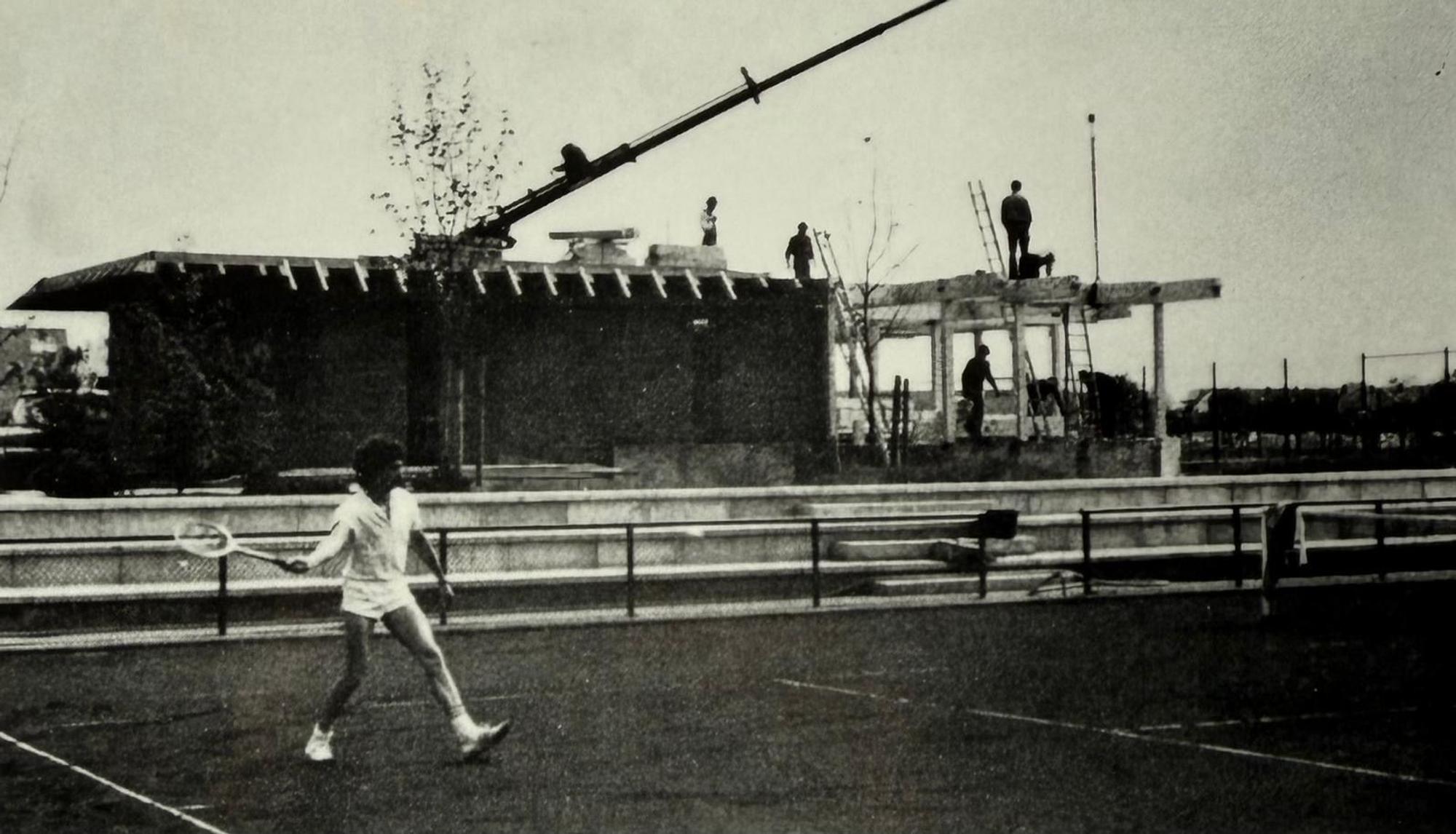 75 Jahre Tennisclub TC Blau-Weiss Siegburg, Bau des Clubhauses