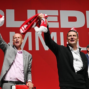 Das Team Stobbe hat die Wahl gewonnen und stellt den nächsten Vorstand des 1. FC Köln.