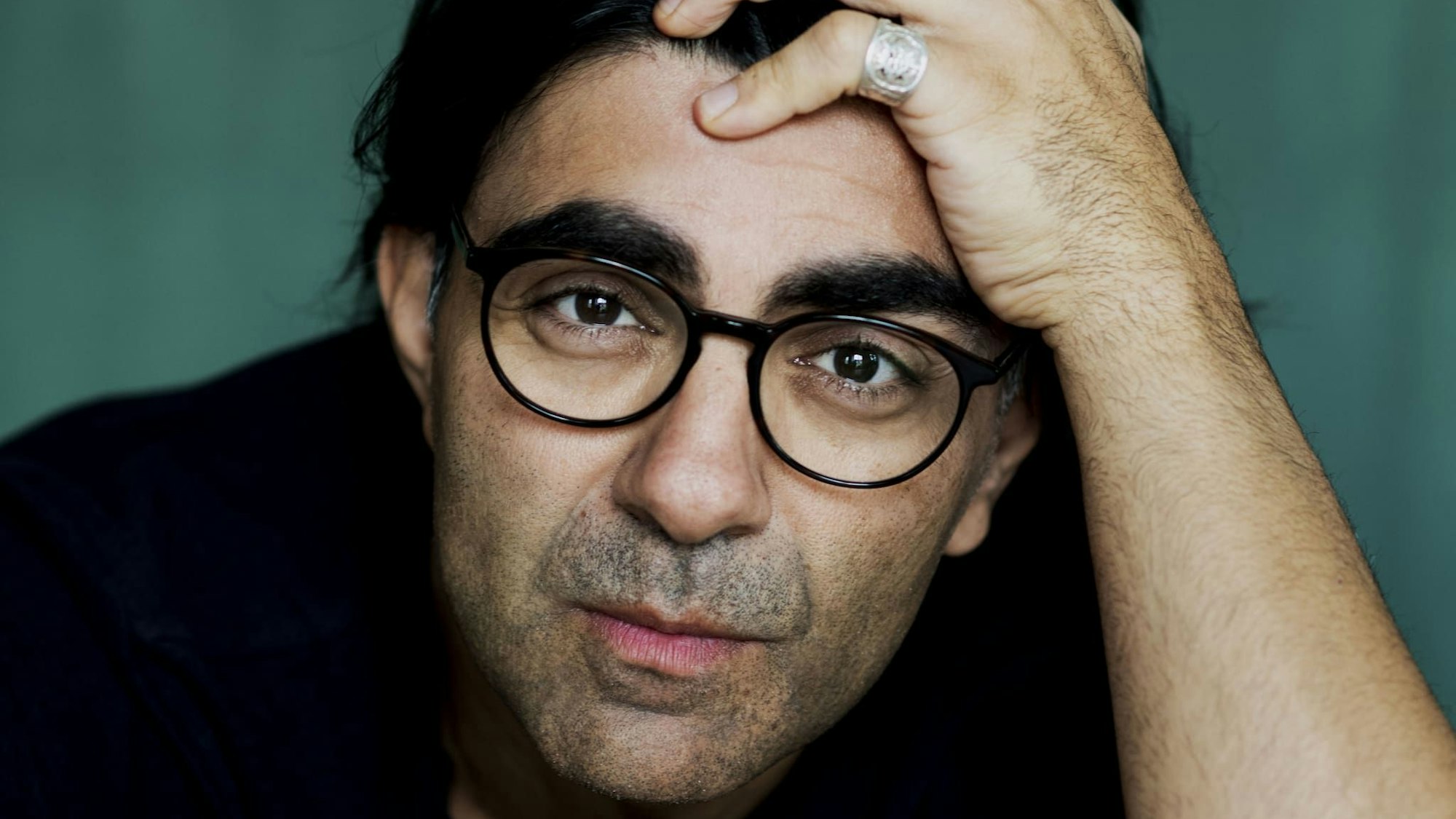 Das Bild zeigt den Regisseur Fatih Akin. Foto: Linda Rosa Saal