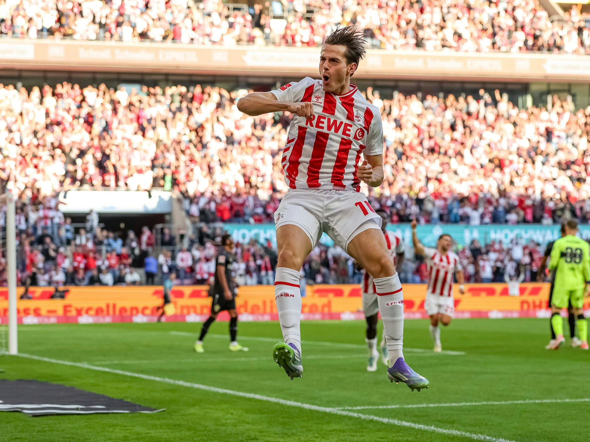 Jakub Kaminski bejubelt den Treffer zum 1:0 gegen Stuttgart.