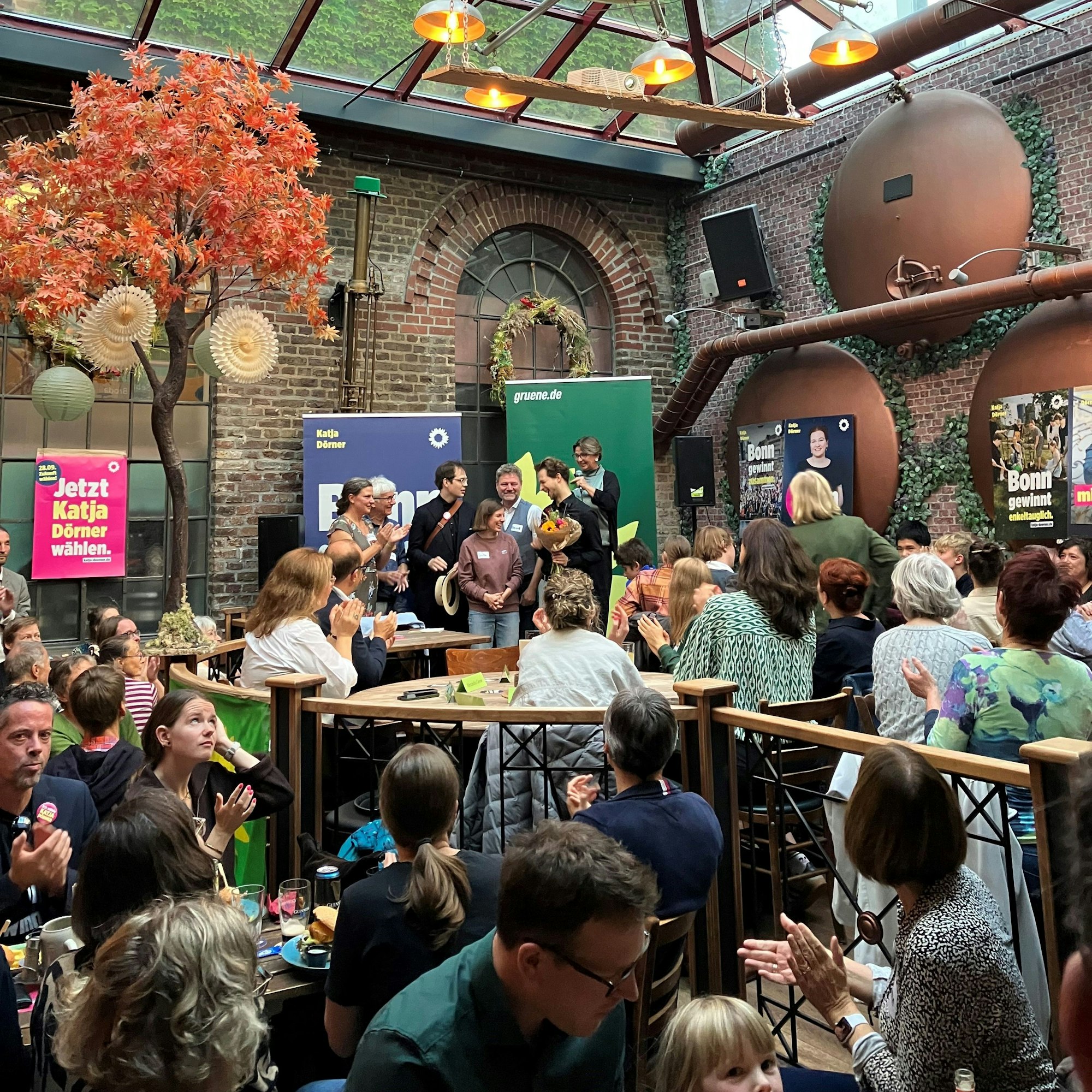 In einem Lokal in der Bonner Altstadt, in der die Partei traditionell viele Wähler hat.