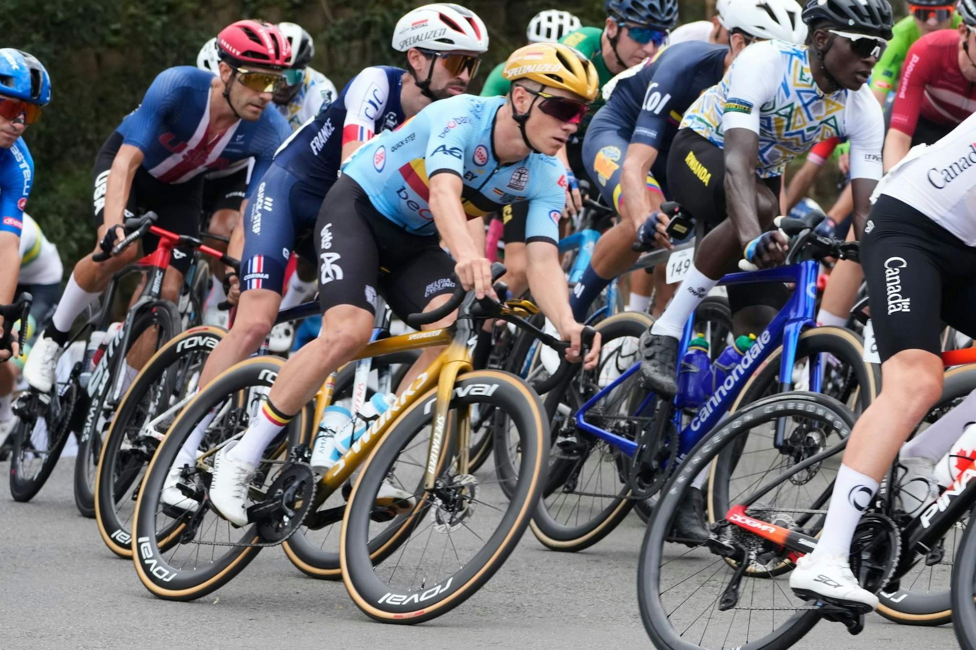 Der Belgier Remco Evenepoel (Mitte) in Aktion.