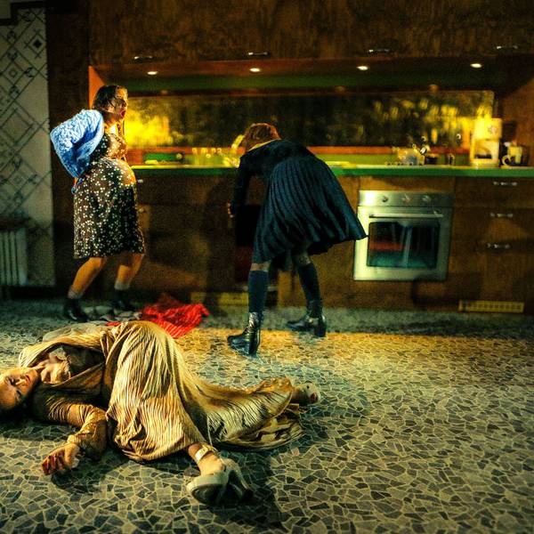 Szene aus Jon Fosses absurdes Familienstück „Der Name“ am Schauspiel Köln