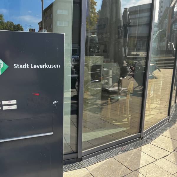 Leverkusener Rathaus-Briefkasten