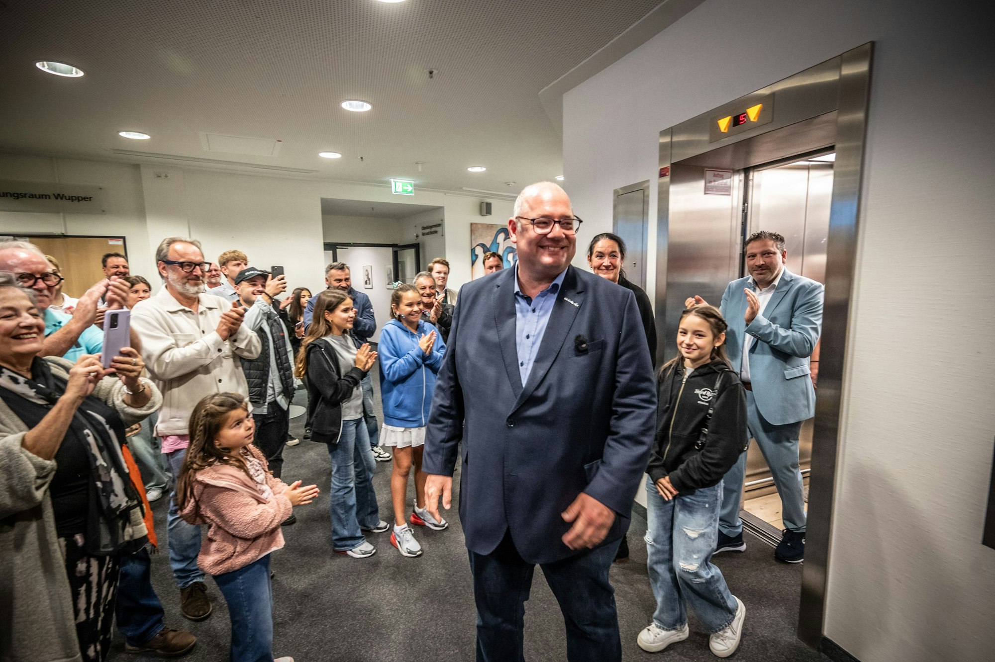 Stefan Hebbel am Abend des Wahlsieges.