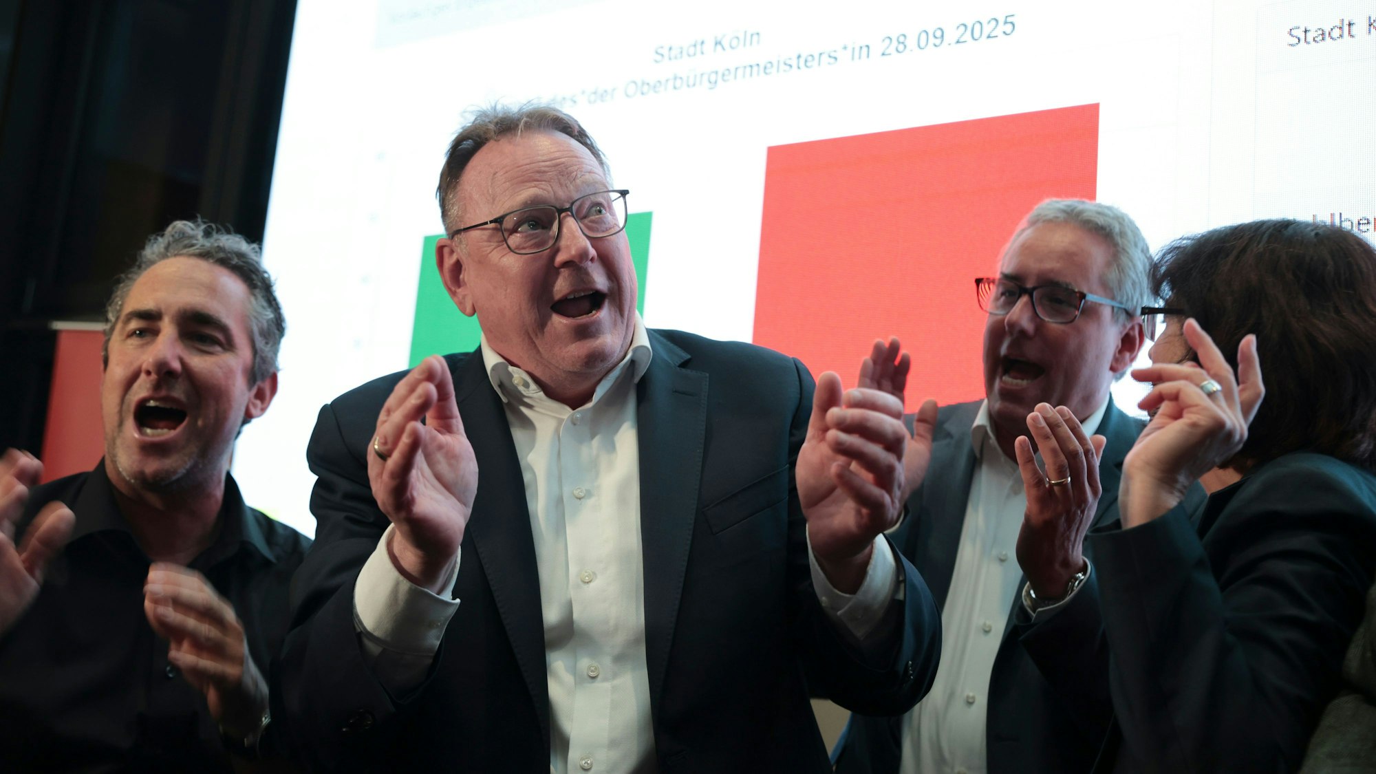 28.09.2025, Köln: Torsten Burmester ( SPD) ist zukünftiger Oberbürgermeister von Köln.Wahlparty der SPD zur Oberbürgermeisterwahl Köln 2025 im Saal Anno 1858 in der Malzmühle. Foto:Dirk Borm