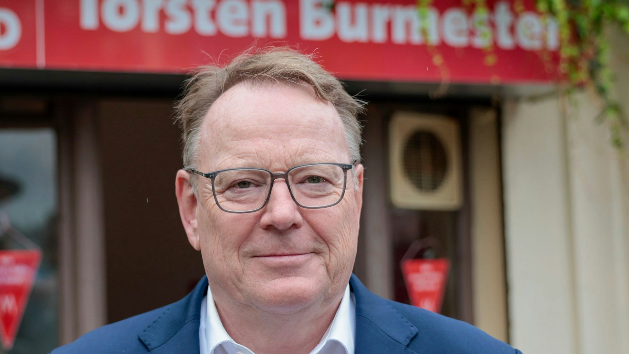 OB Torsten Burmester (SPD) hat die Stichwahl in Köln gegen die Kandidatin der Grünen mit massiver Unterstützung aus den CDU-Hochburgen gewonnen.