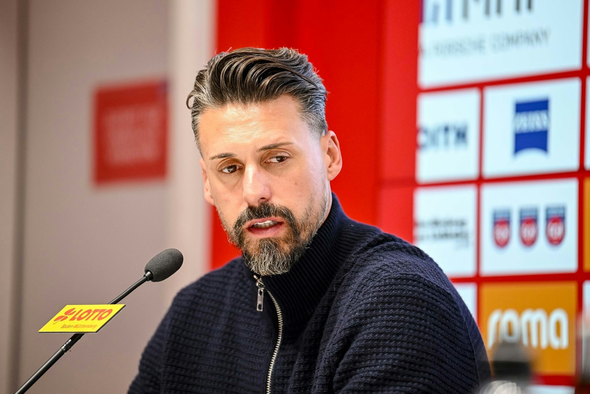 Ein medizinischer Notfall in Heidenheim schockt auch Sandro Wagner.